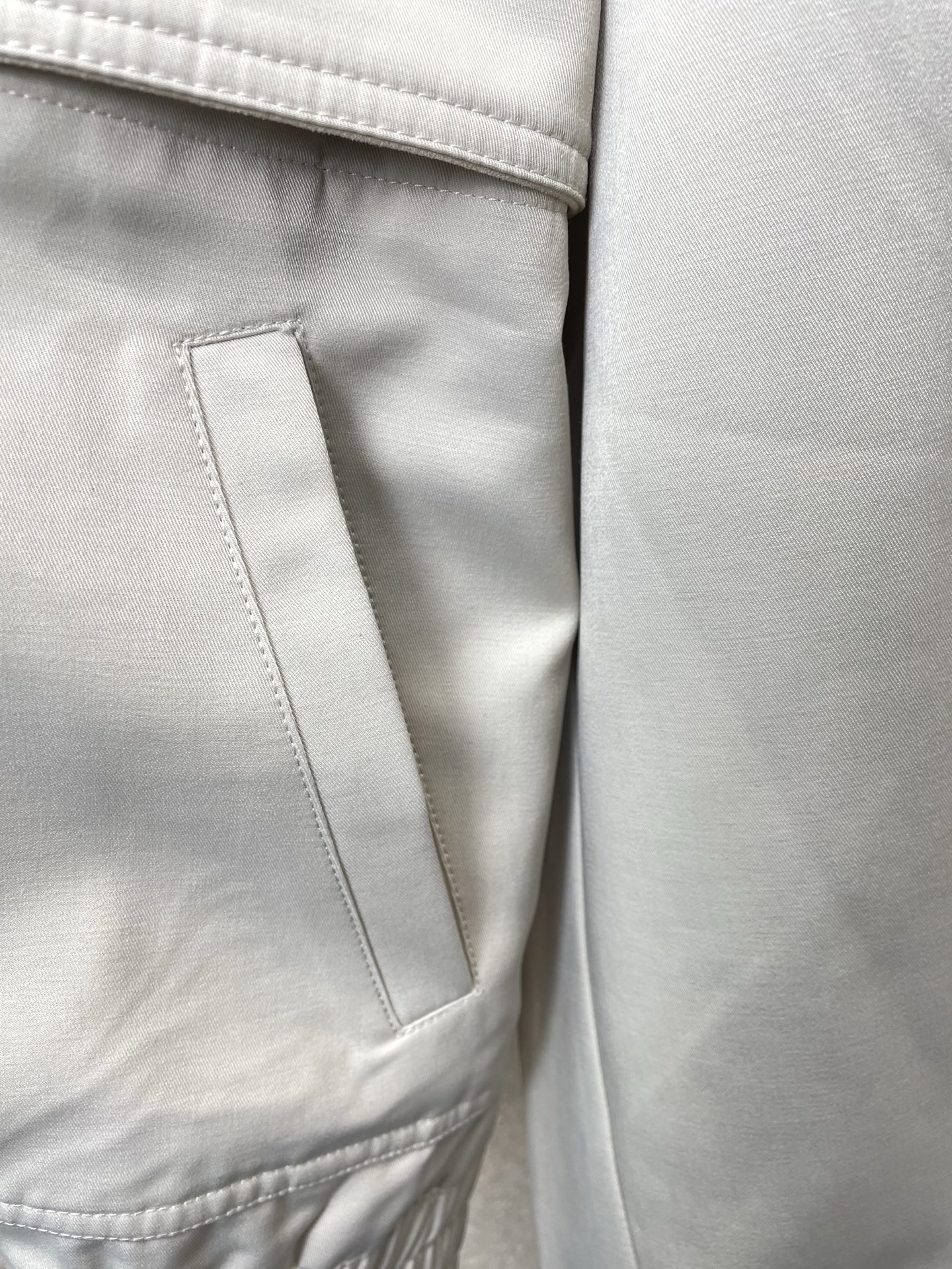 。lP🆕-Loro Piana诺悠翩雅💥砸锅卖铁都要上的新款！秋冬新款夹克 贸易公司渠道稀出❕降温天气必