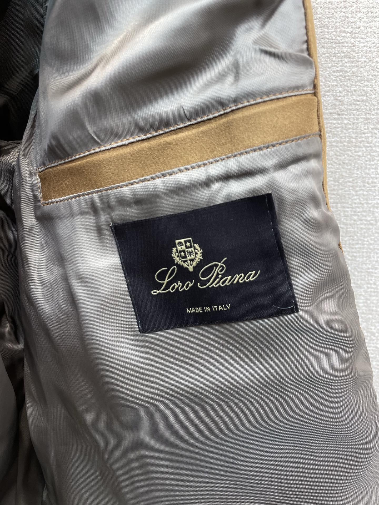 。lP🆕-Loro Piana诺悠翩雅💥砸锅卖铁都要上的新款！秋冬新款夹克 麂皮翻领夹克 贸易公司渠道稀