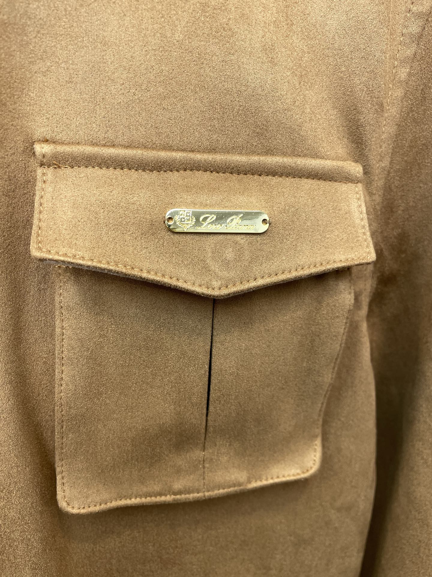 。lP🆕-Loro Piana诺悠翩雅💥砸锅卖铁都要上的新款！秋冬新款夹克 麂皮翻领夹克 贸易公司渠道稀