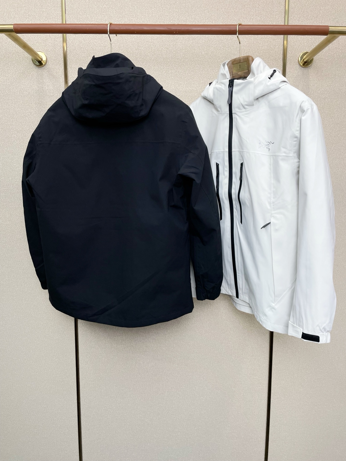 。羽绒服- Arc’teryx始祖鸟💥砸锅卖铁都要上的新款！秋冬新款连帽羽绒服。三合一羽绒冲锋衣夹克 贸