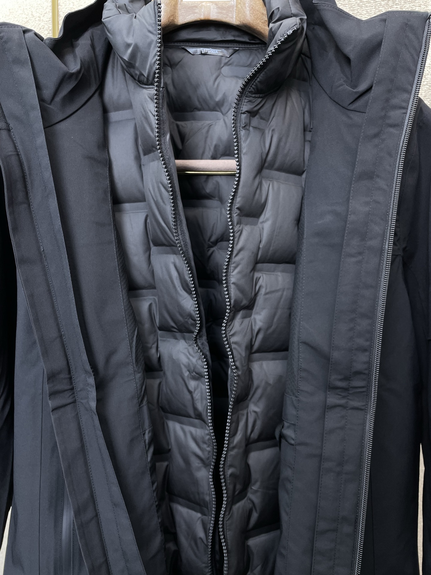 。羽绒服- Arc’teryx始祖鸟💥砸锅卖铁都要上的新款！秋冬新款连帽羽绒服。三合一羽绒冲锋衣夹克 贸