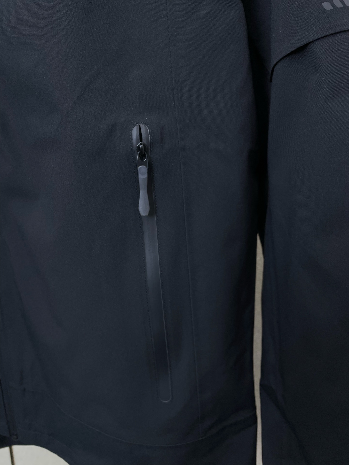 。羽绒服- Arc’teryx始祖鸟💥砸锅卖铁都要上的新款！秋冬新款连帽羽绒服。三合一羽绒冲锋衣夹克 贸