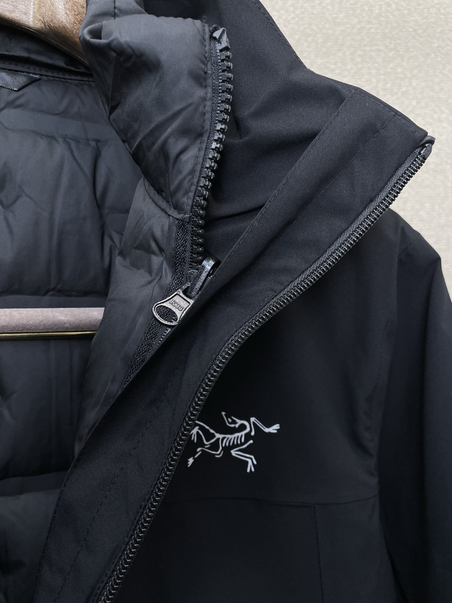 。羽绒服- Arc’teryx始祖鸟💥砸锅卖铁都要上的新款！秋冬新款连帽羽绒服。三合一羽绒冲锋衣夹克 贸