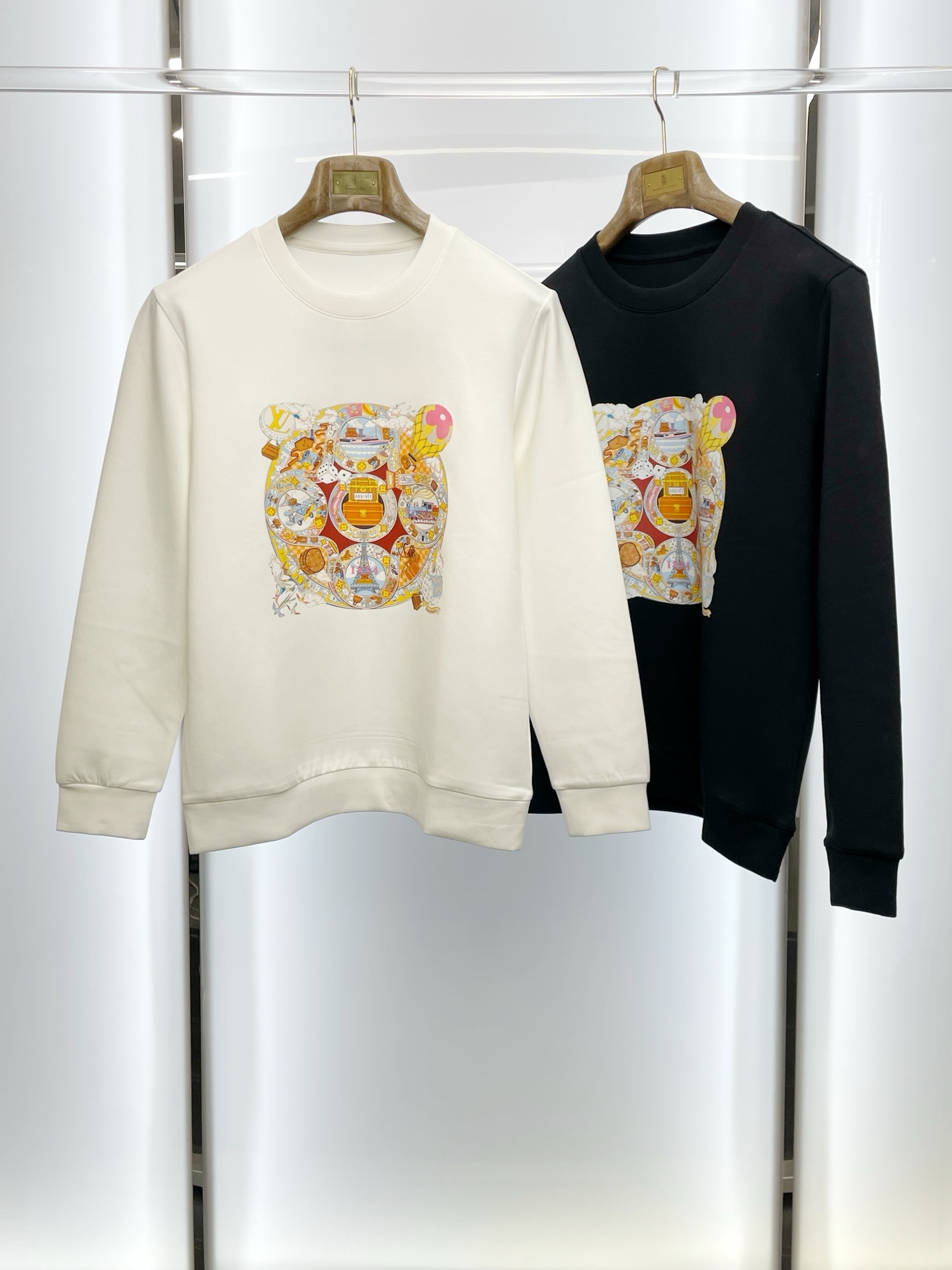 NO:598036,.Louis Vuitton Louis Vuitton exclusively provides new original men's casual sweatshirts. High-end customization. High-end version. Fashionable and versatile imported fabrics. Super soft and delicate feel. Skin-friendly and comfortable to wear. Plush velvet to keep warm and comfortable. High-end boutique. The upper body is exquisitely made by the factory. Men's essential items. Three labels are complete. Size M-3XL, Louis Vuitton, Louis vuitton, hoodie, sweatshirts, alexander wang19860909.Louis Vuitton路易威登独家专供新款原单男士休闲卫衣 高端定制 高端版本 时尚百搭爆款进口面料 手感超柔软细腻 穿着亲肤舒适 加绒保暖舒适 高端精品 代工厂精细做上身非常赞 男士必备单品 三标齐全 码数M-3XL,,louis vuitton,louis vuitton,hoodie,sweatshirts,alexander wang,Men's clothing