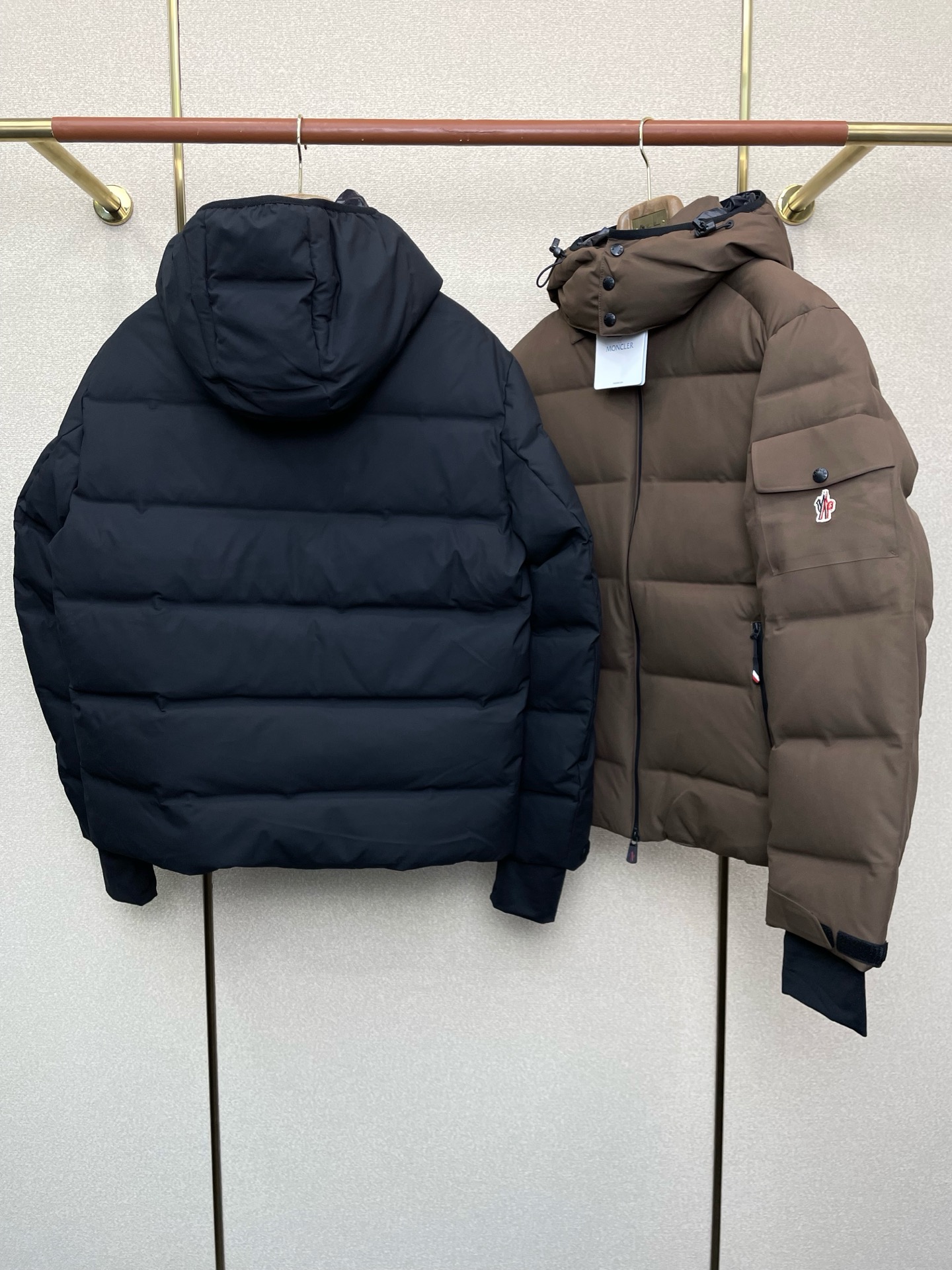 。羽绒服-Moncler蒙口💥砸锅卖铁都要上的新款！秋冬新款羽绒服夹克。贸易公司渠道稀出，降温天气必备的