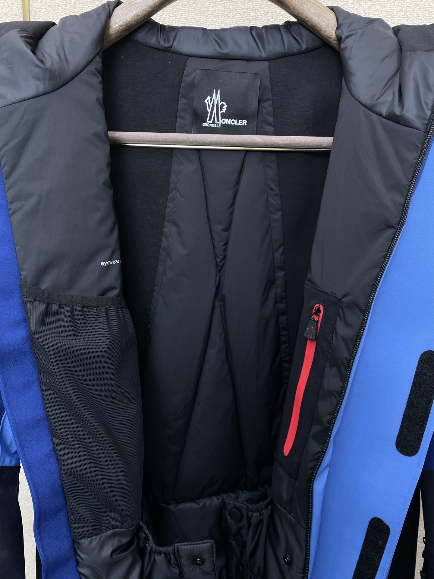 。羽绒服-Moncler蒙口💥砸锅卖铁都要上的新款！秋冬新款羽绒服夹克。贸易公司渠道稀出，降温天气必备的
