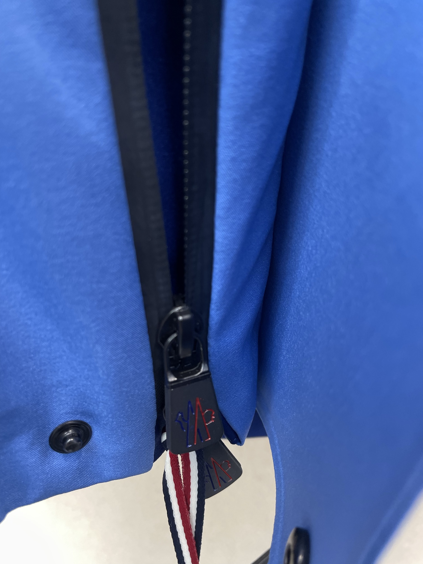 。羽绒服-Moncler蒙口💥砸锅卖铁都要上的新款！秋冬新款羽绒服夹克。贸易公司渠道稀出，降温天气必备的