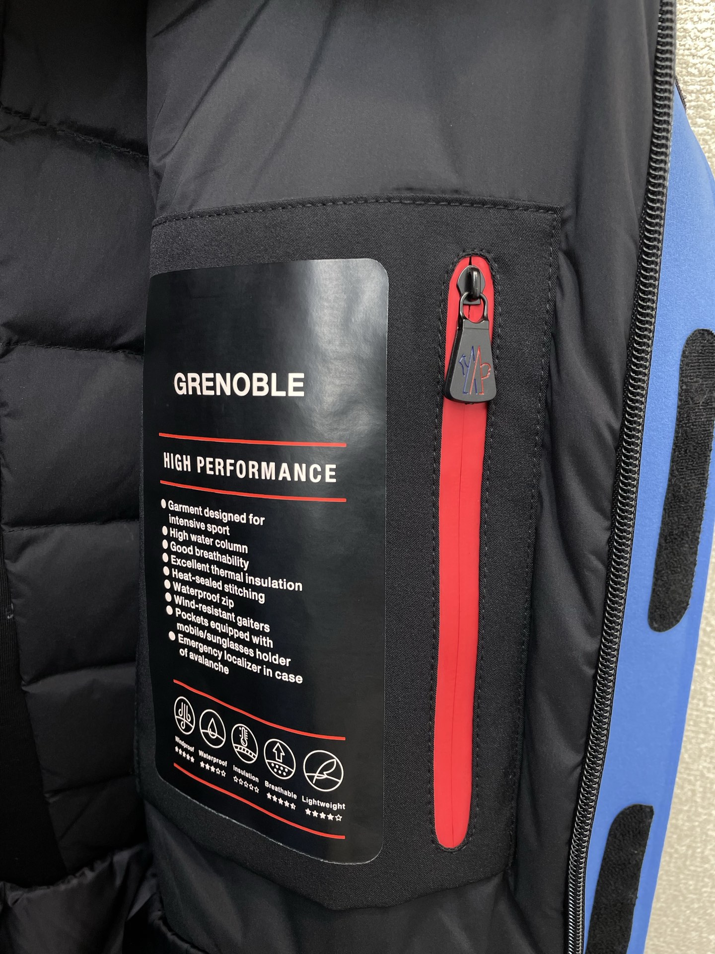 。羽绒服-Moncler蒙口💥砸锅卖铁都要上的新款！秋冬新款羽绒服夹克。贸易公司渠道稀出，降温天气必备的