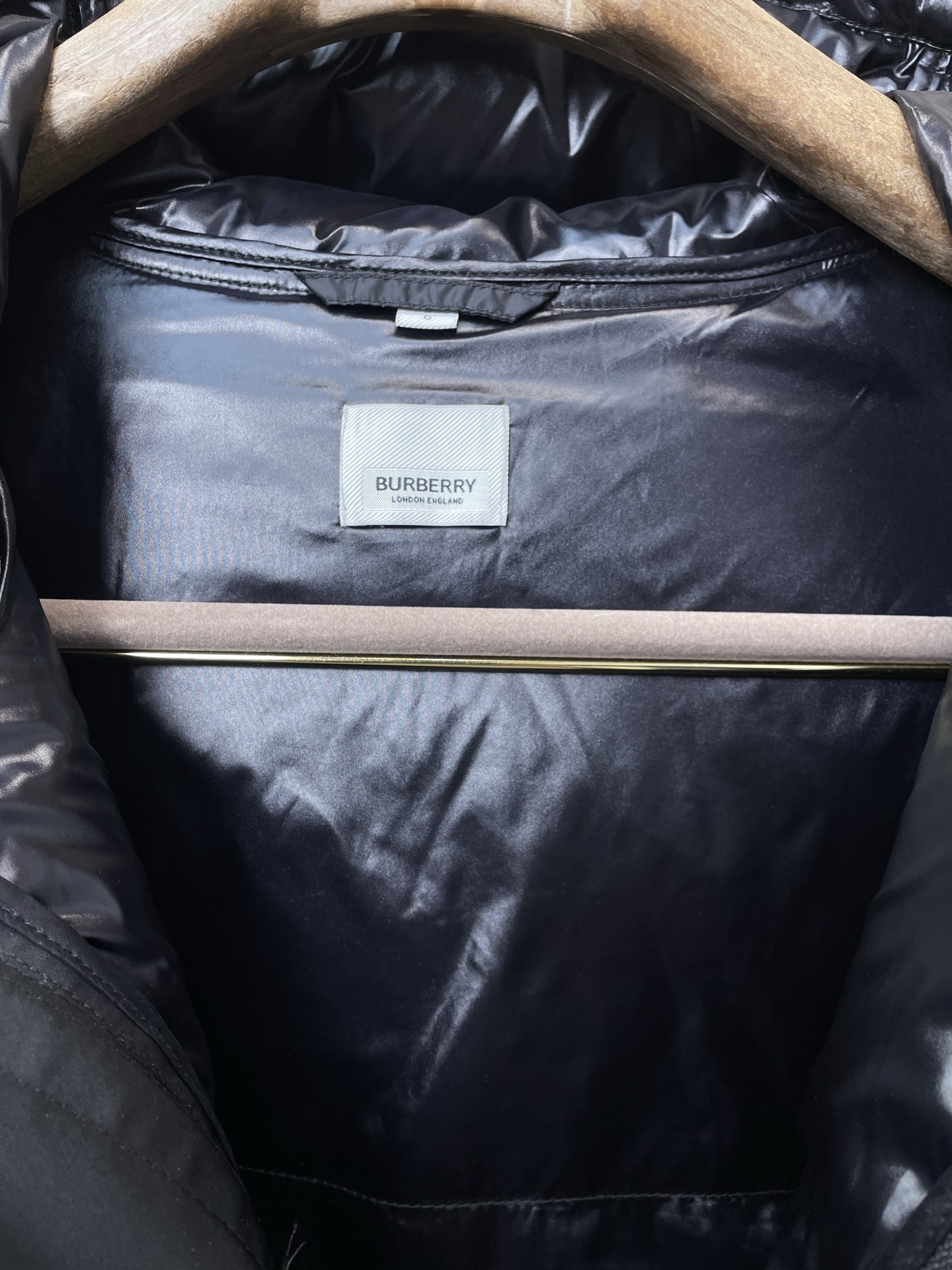 。羽绒服-Burberry巴宝莉💥砸锅卖铁都要上的新款！秋冬新款羽绒服夹克。贸易公司渠道稀出，二合一马甲