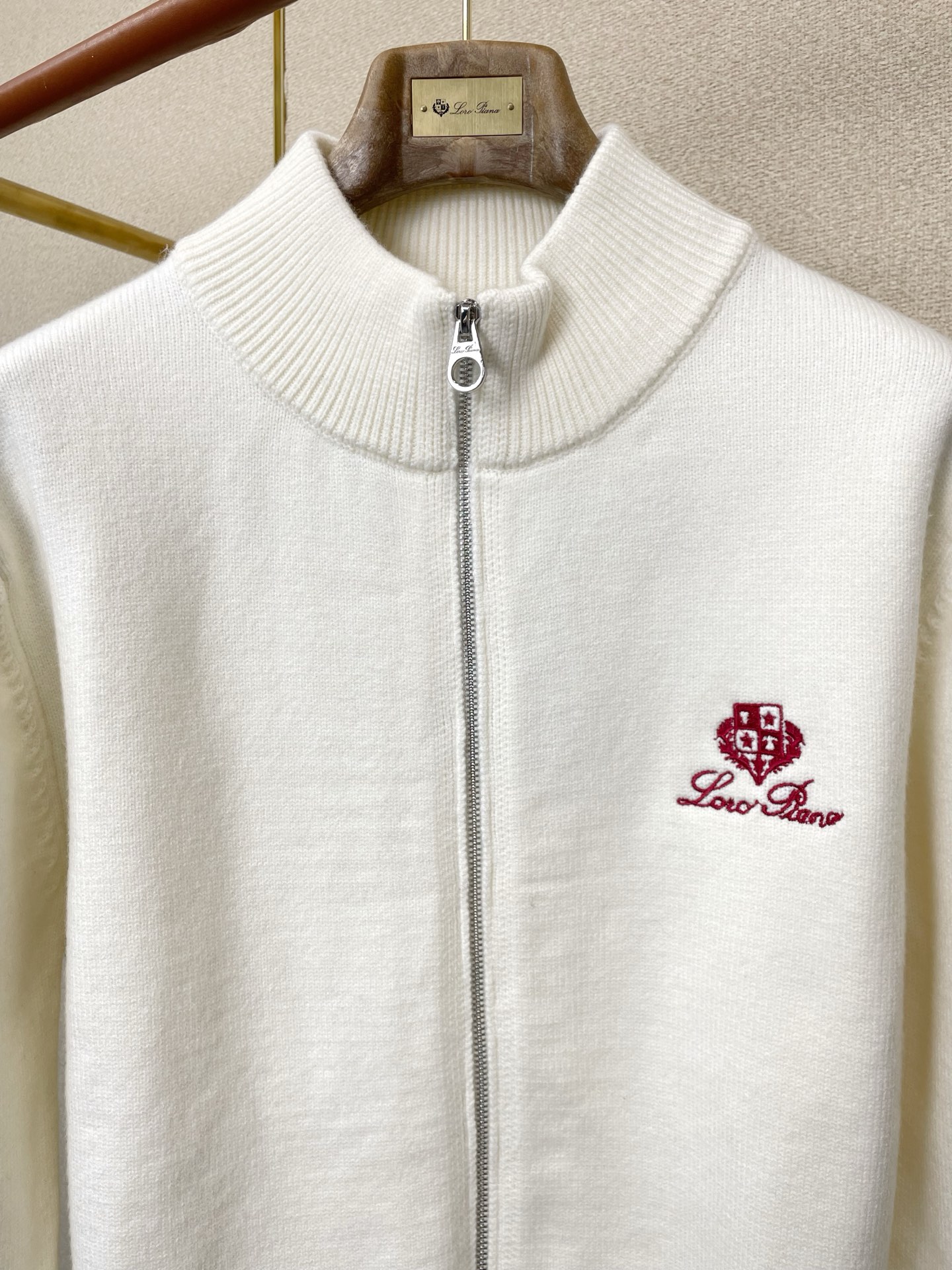 。lP🆕-Loro Piana诺悠翩雅💥砸锅卖铁都要上的新款！秋冬新款原单男士休闲毛衣外套 高端定制 高