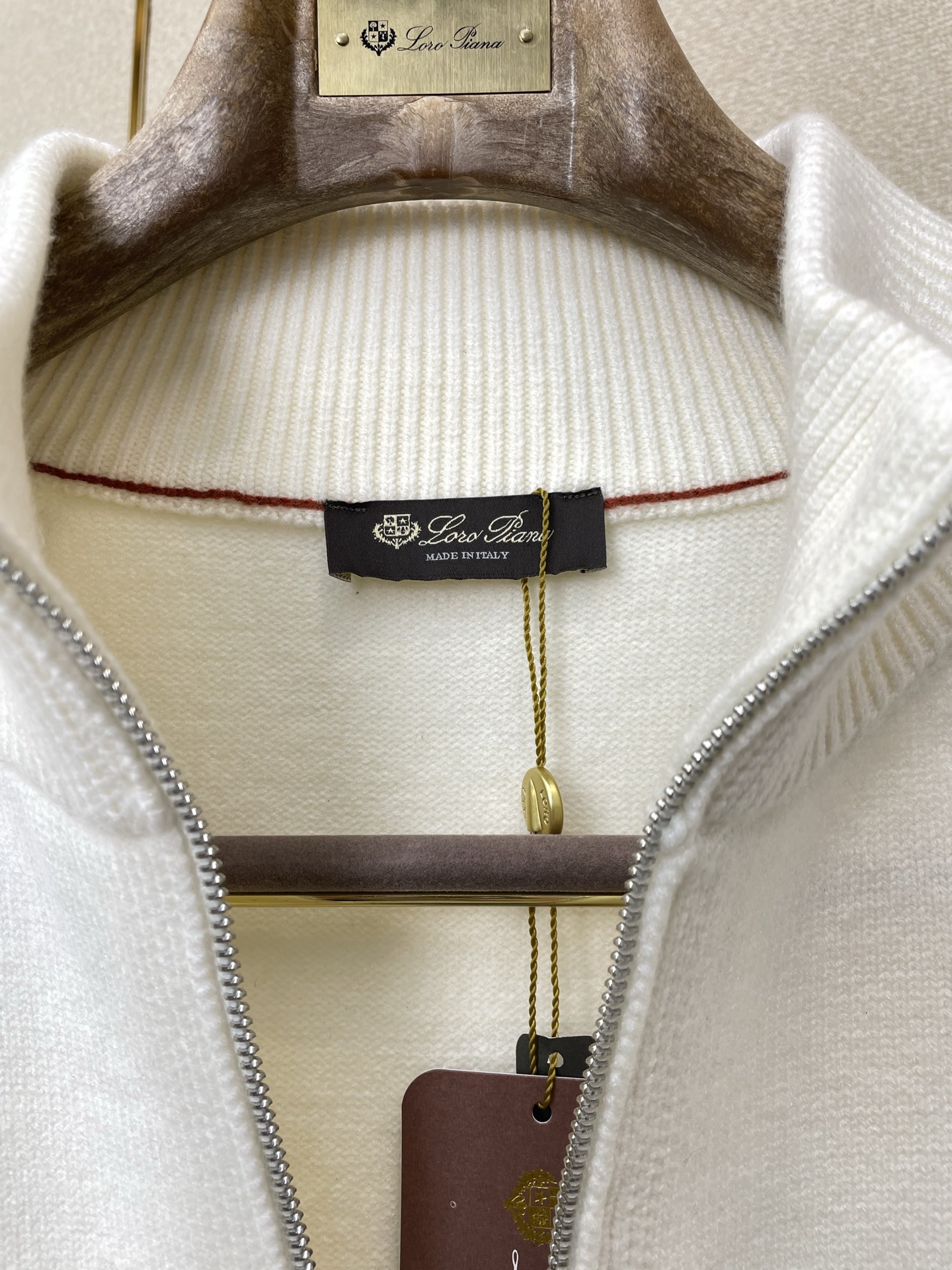 。lP🆕-Loro Piana诺悠翩雅💥砸锅卖铁都要上的新款！秋冬新款原单男士休闲毛衣外套 高端定制 高