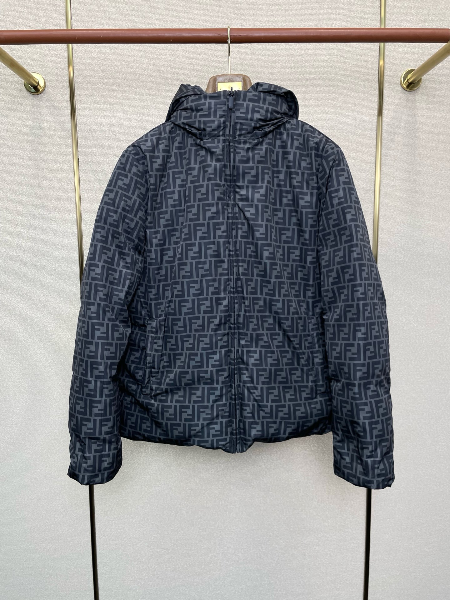 。羽绒服-FENDI芬迪💥砸锅卖铁都要上的新款！秋冬新款羽绒服 双面穿羽绒服 贸易公司渠道稀出❕降温天气