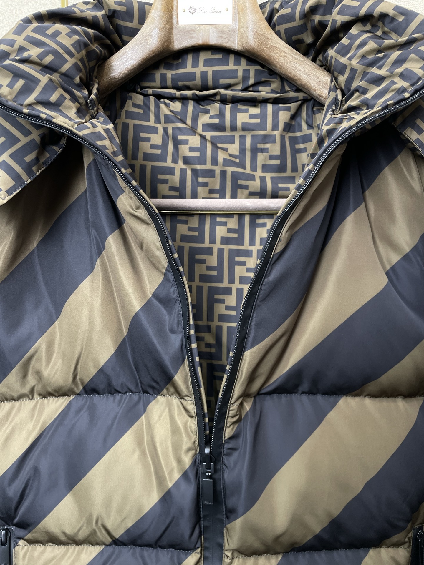 。羽绒服-FENDI芬迪💥砸锅卖铁都要上的新款！秋冬新款羽绒服 双面穿羽绒服 贸易公司渠道稀出❕降温天气