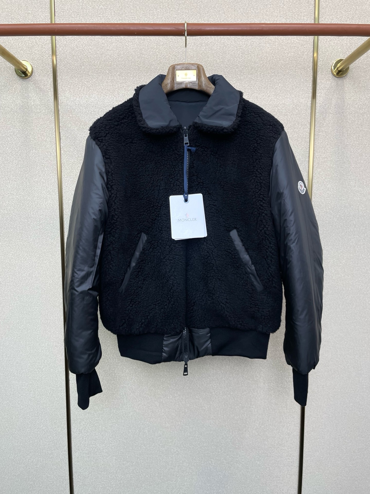 。羽绒服-Moncler蒙口💥砸锅卖铁都要上的新款！秋冬新款羽绒服 双面穿羽绒服 贸易公司渠道稀出❕降温