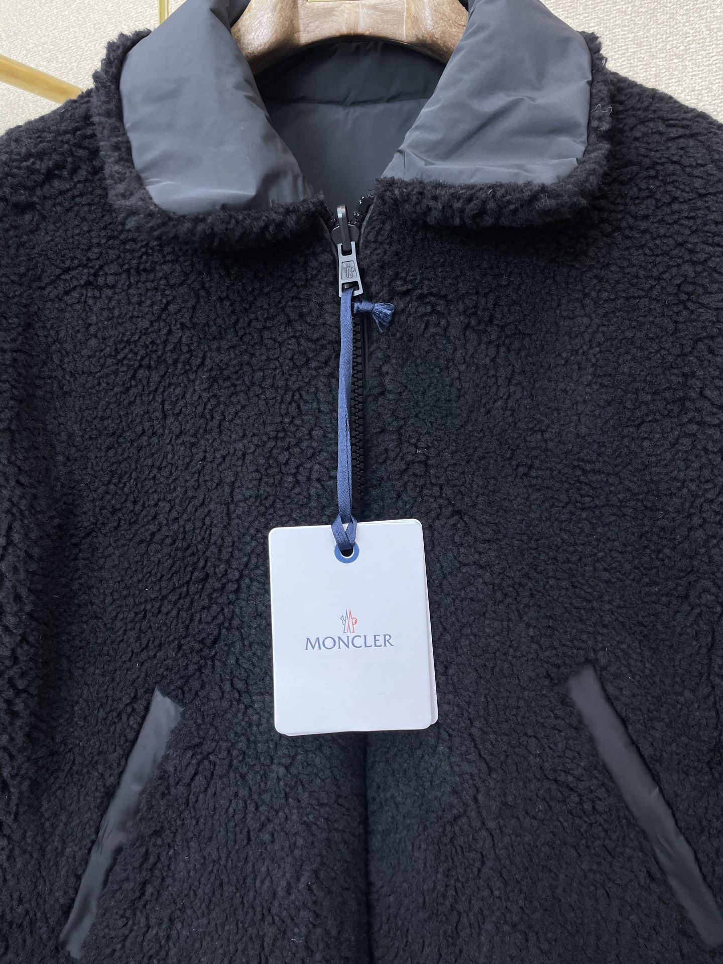 。羽绒服-Moncler蒙口💥砸锅卖铁都要上的新款！秋冬新款羽绒服 双面穿羽绒服 贸易公司渠道稀出❕降温