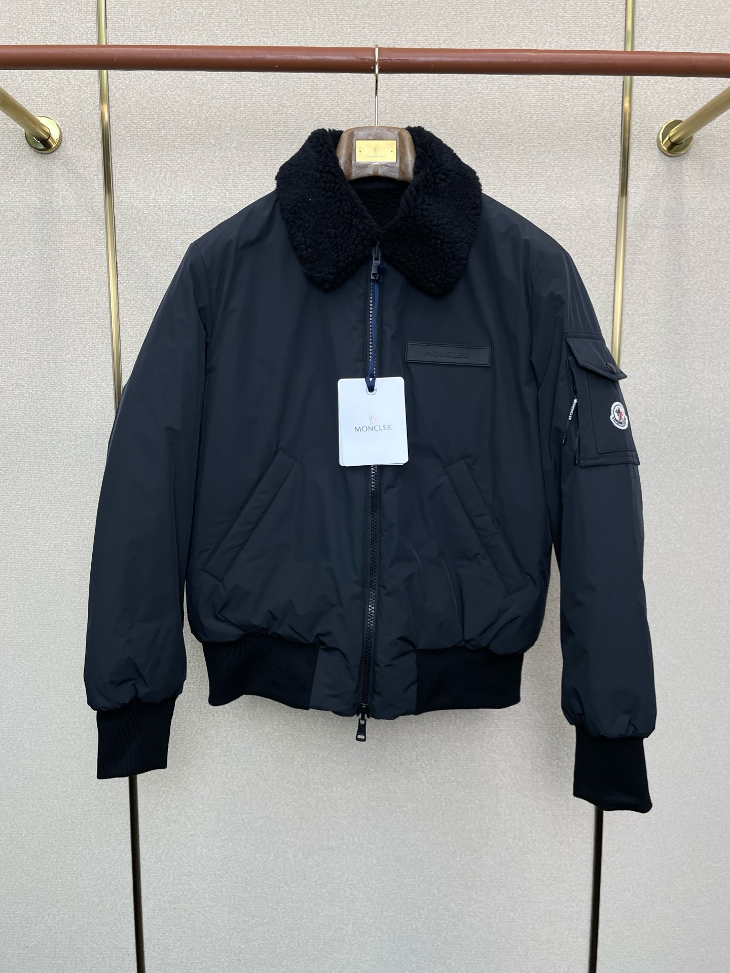 。羽绒服-Moncler蒙口💥砸锅卖铁都要上的新款！秋冬新款羽绒服 双面穿羽绒服 贸易公司渠道稀出❕降温