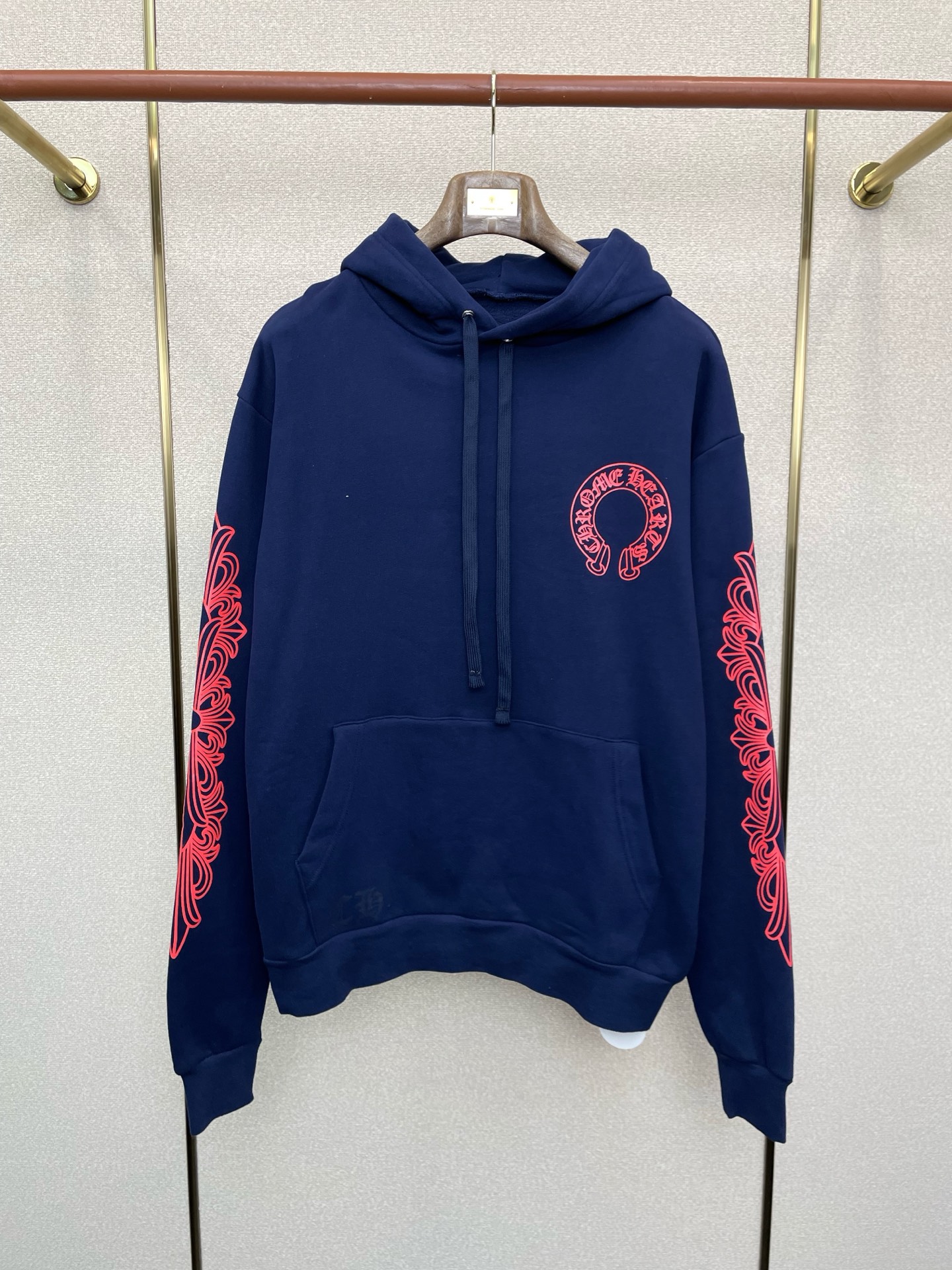 NO:598993,.Chrome Hearts exclusively provides the latest fashionable hooded sweatshirts. Sweaters with classic designs and great looks. The quality is impeccable and quality control allows you to buy it directly. It is a high-end product that cannot be faulted! You can feel its powerful aura through the detailed pictures. It has a remarkable effect of gathering heat and keeping warm, so you don’t have to worry about getting a little chilly! Both fashionable and functional, the whole style looks more luxurious! Size S-XL,,chrome hearts,chrome hearts,hoodie,sweatshirts,hats,alexander wang19860909.Chrome hearts克罗心独家专供最新时尚连帽卫衣 经典设计与颜值爆棚的卫衣 品质更是无法挑剔品控可以直接入手,不容过错的高端臻品！通过细节图片便可感受到它强悍的气场,聚温保暖效果显著,完全不用担心会有一点寒意！时尚与功能性兼备,整款显得更加的奢华大气！ 尺码S-XL,,chrome hearts,chrome hearts,hoodie,sweatshirts,hats,alexander wang,Men's clothing