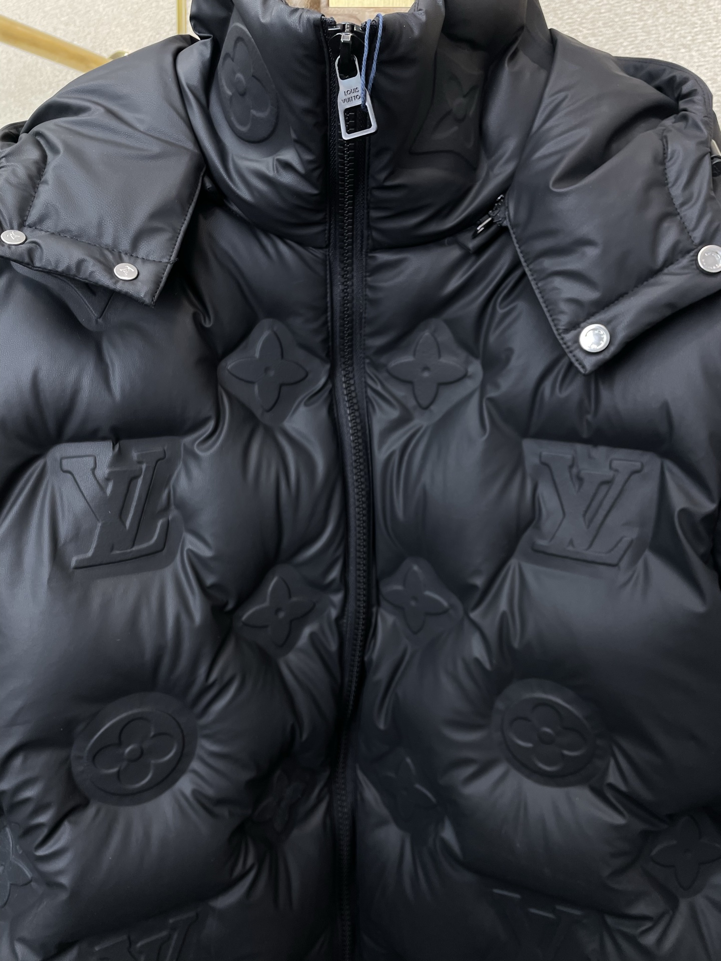。羽绒服-Louis Vuitton路易威登💥砸锅卖铁都要上的新款！新款连帽羽绒服。贸易公司渠道稀出，降