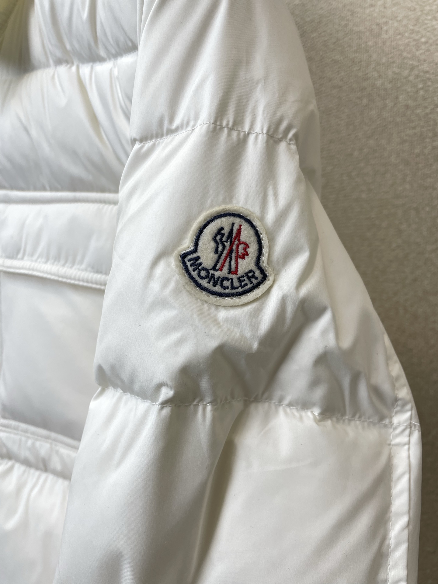 。羽绒服- Moncler蒙口💥砸锅卖铁都要上的新款！最新时尚秋冬羽绒服。经典设计感与颜值爆棚的外套，品