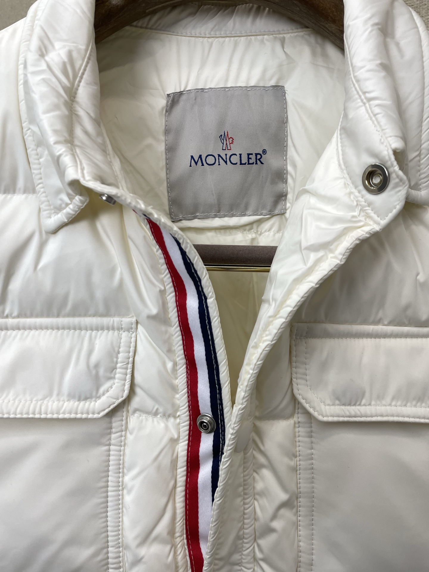 。羽绒服- Moncler蒙口💥砸锅卖铁都要上的新款！最新时尚秋冬羽绒服。经典设计感与颜值爆棚的外套，品