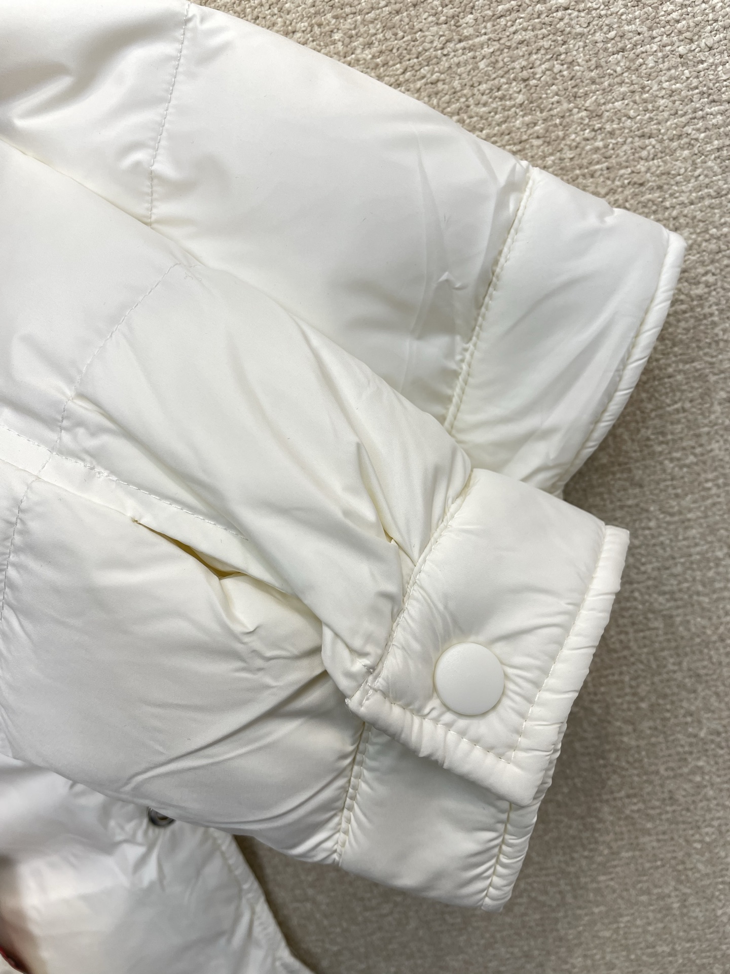 。羽绒服- Moncler蒙口💥砸锅卖铁都要上的新款！最新时尚秋冬羽绒服。经典设计感与颜值爆棚的外套，品