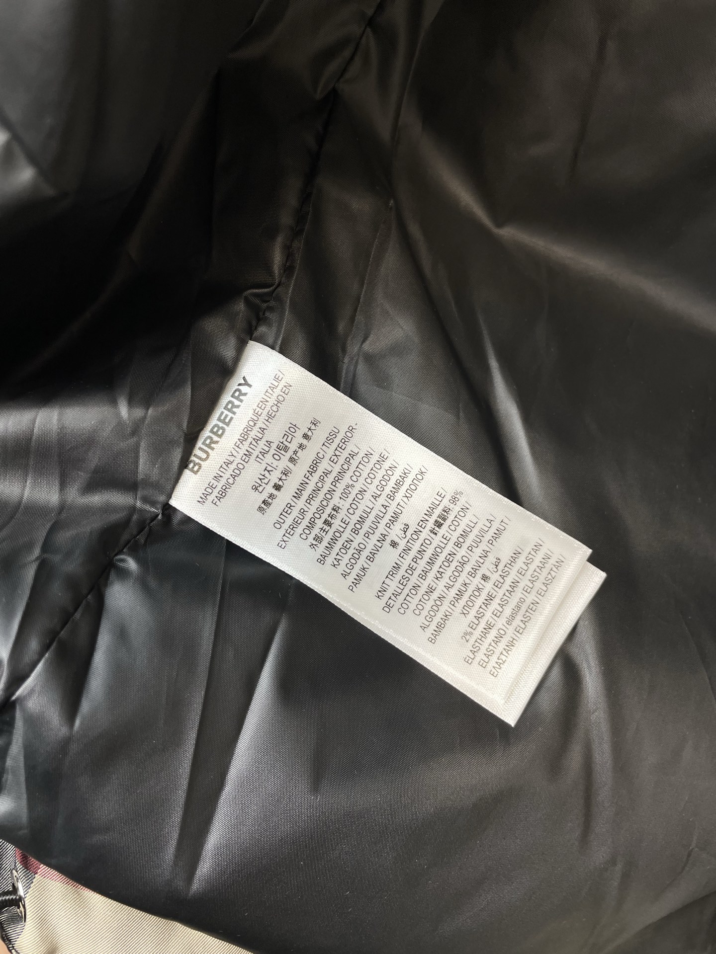 。羽绒服-BURBERRY巴宝莉💥砸锅卖铁都要上的新款！最新时尚秋冬羽绒服。经典设计感与颜值爆棚的外套，