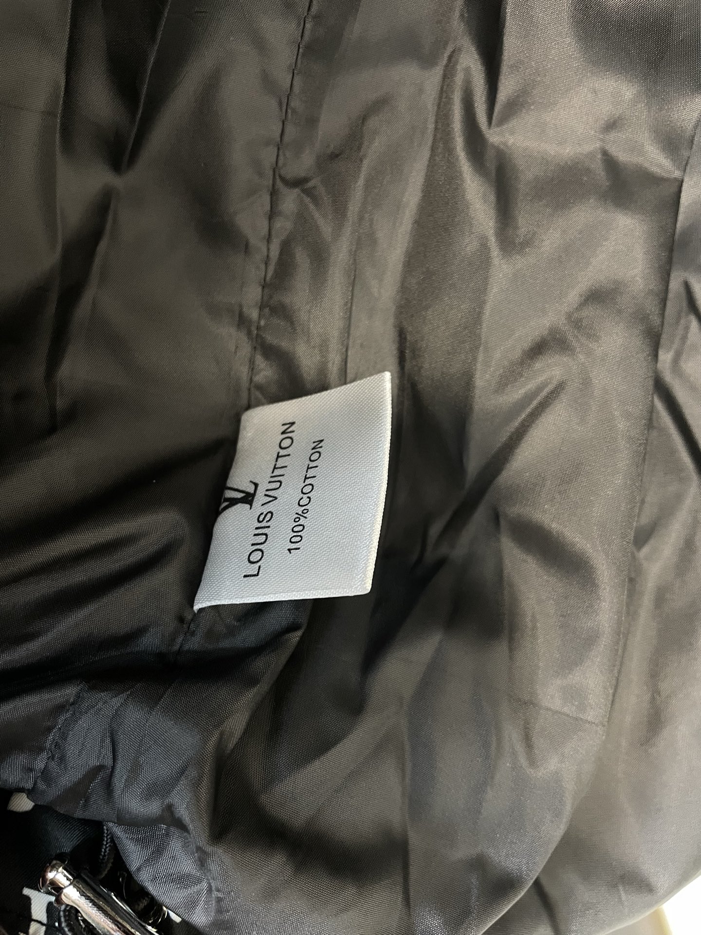 。羽绒服-Louis Vuitton路易威登💥砸锅卖铁都要上的新款！最新时尚连帽羽绒服。经典设计感与颜值