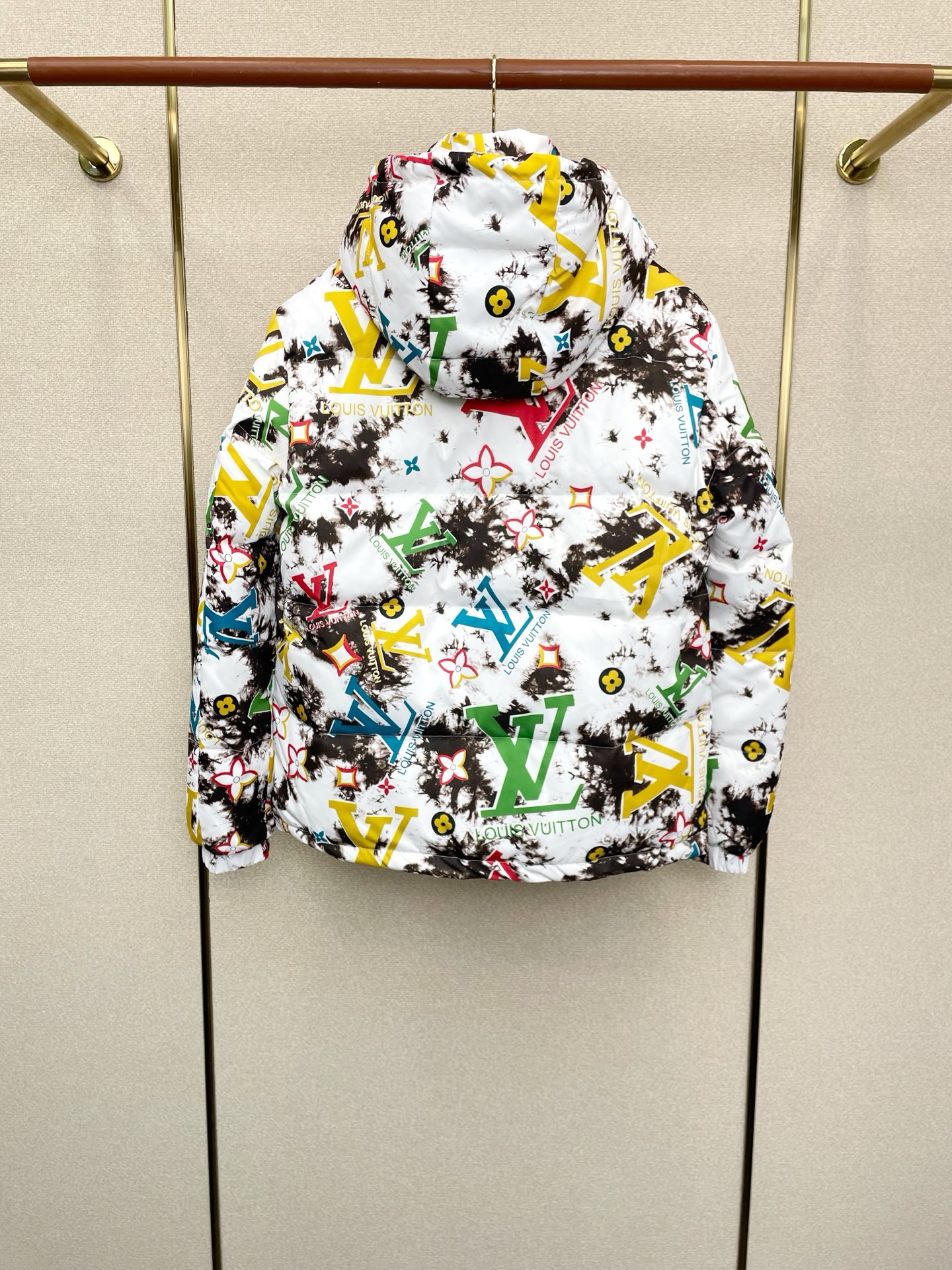 。羽绒服-Louis Vuitton路易威登💥砸锅卖铁都要上的新款！最新时尚连帽羽绒服。经典设计感与颜值