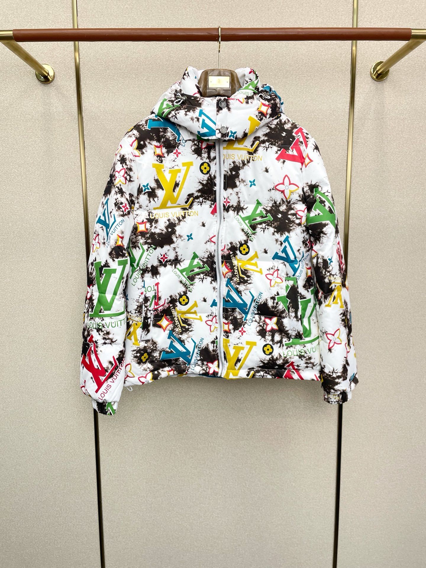 。羽绒服-Louis Vuitton路易威登💥砸锅卖铁都要上的新款！最新时尚连帽羽绒服。经典设计感与颜值