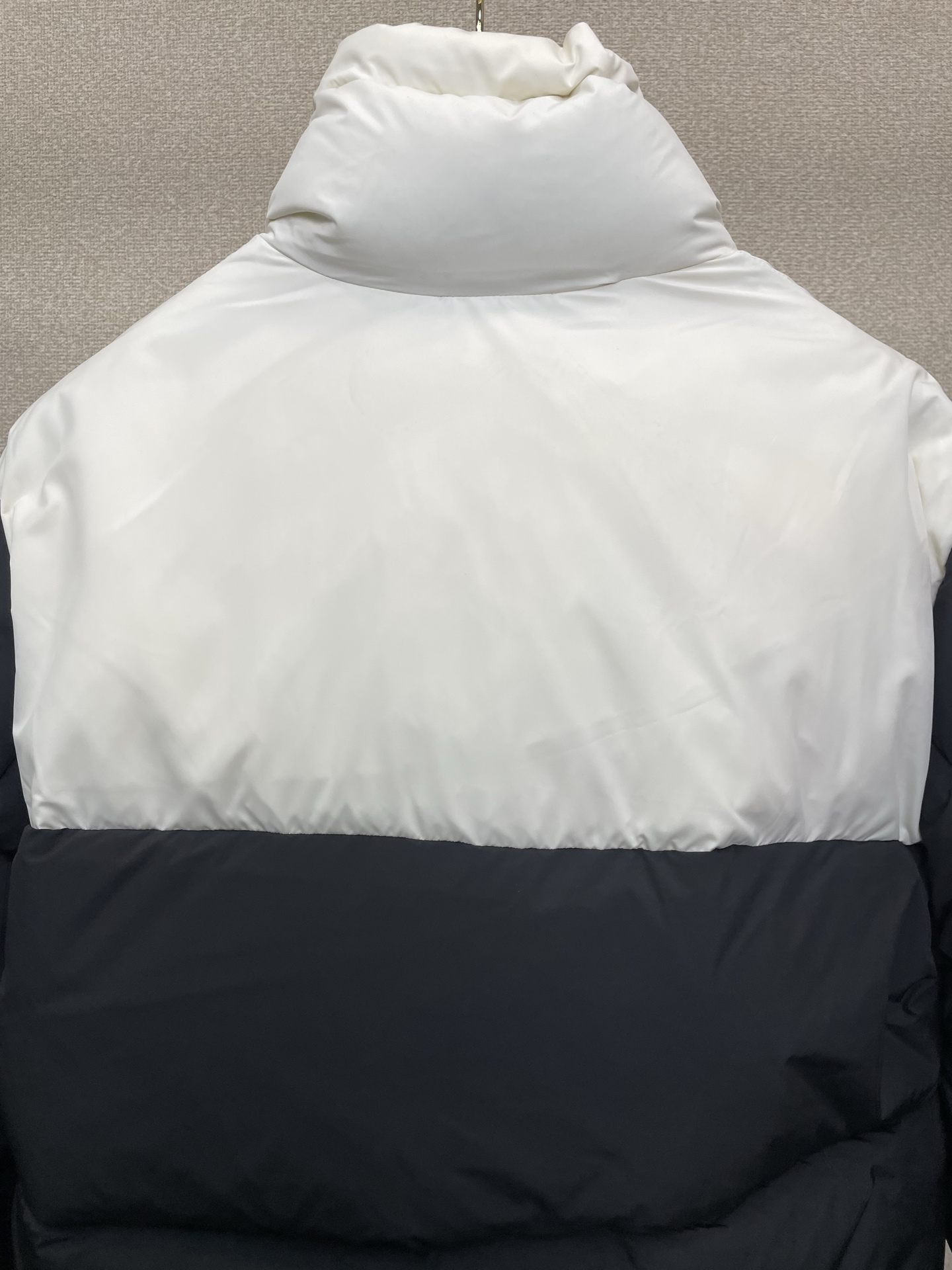 。羽绒服-Moncler蒙口💥砸锅卖铁都要上的新款！最新时尚羽绒服。经典设计感与颜值爆棚的外套，品质更是