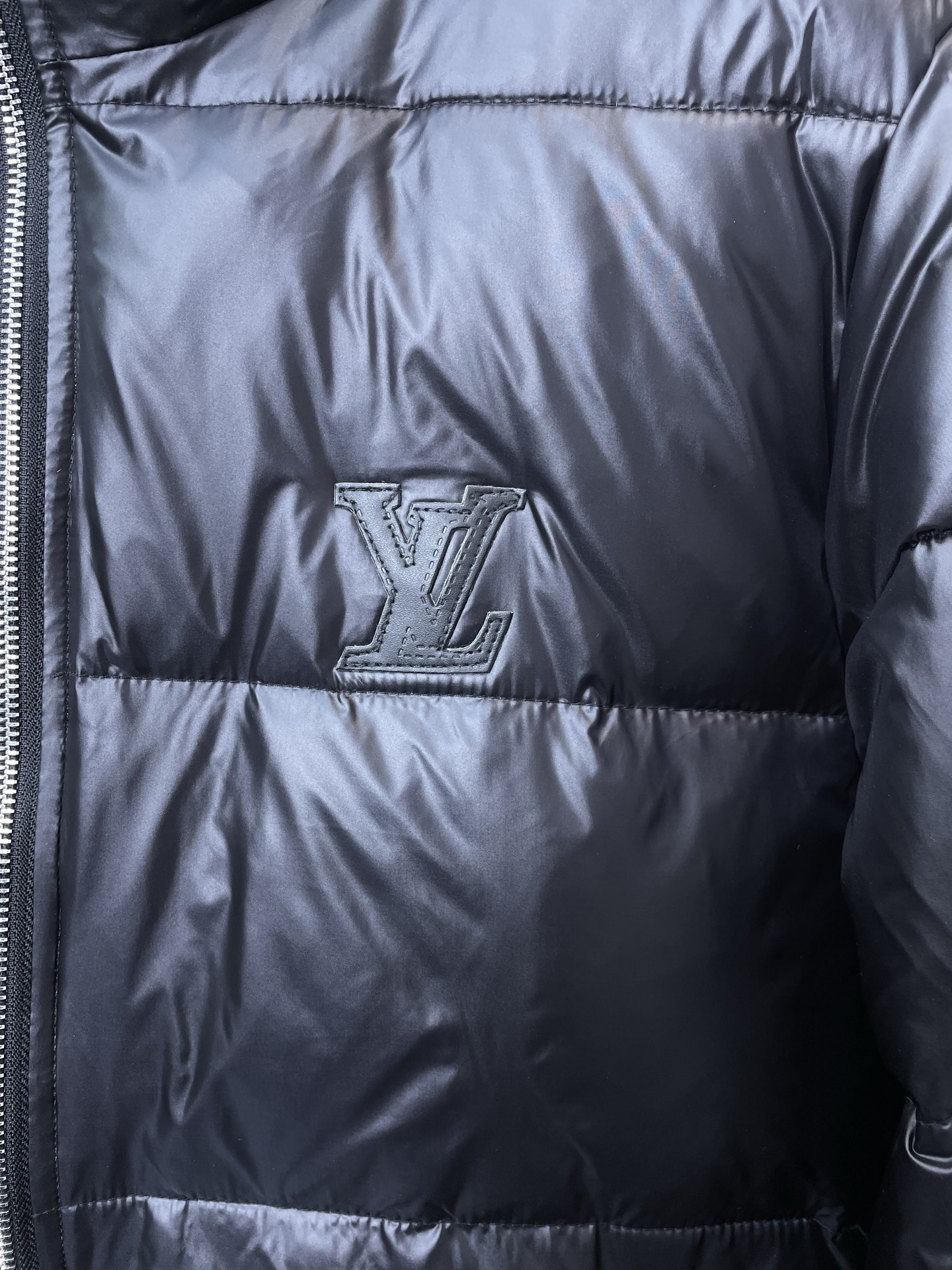 。羽绒服-Louis Vuitton路易威登💥砸锅卖铁都要上的新款！最新时尚羽绒服。经典设计感与颜值爆棚