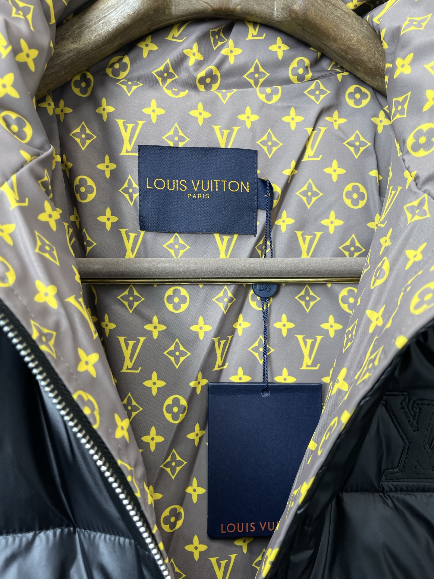 。羽绒服-Louis Vuitton路易威登💥砸锅卖铁都要上的新款！最新时尚羽绒服。经典设计感与颜值爆棚