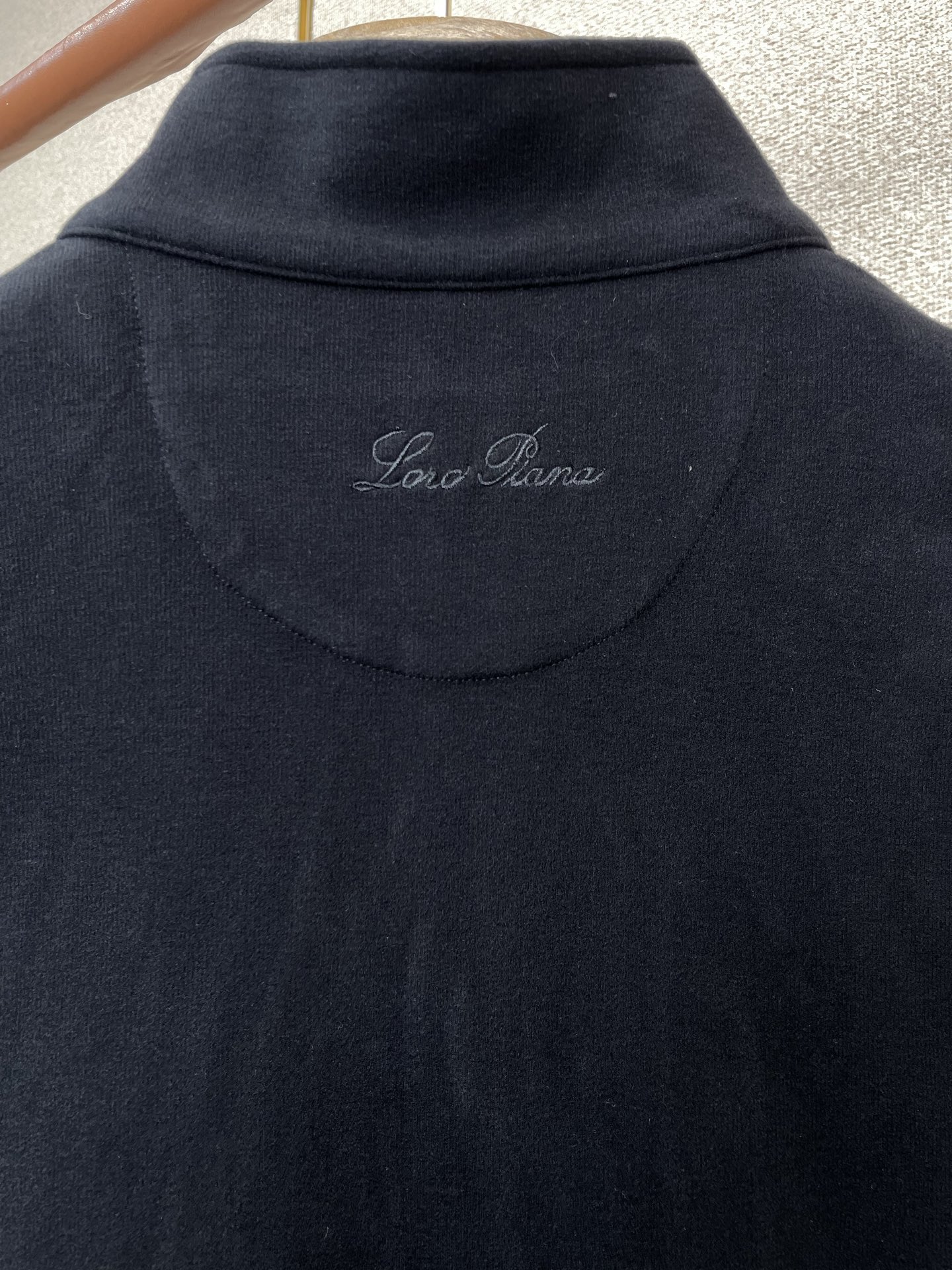 。lP🆕-Loro Piana诺悠翩雅💥砸锅卖铁都要上的新款！新款男士原单休闲长袖 ✨时尚潮款 ✨定制抓