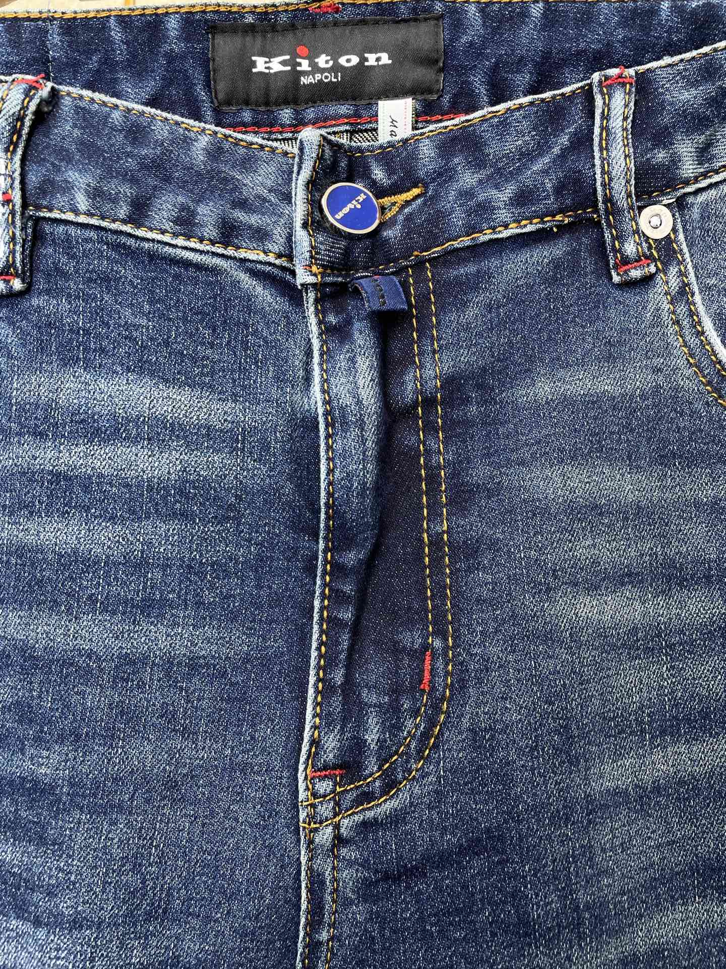 。KITON💥砸锅卖铁都要上的新款！新款 休闲牛仔裤👖高端版本！专柜定制面料 透气舒适度高，细节无可挑剔