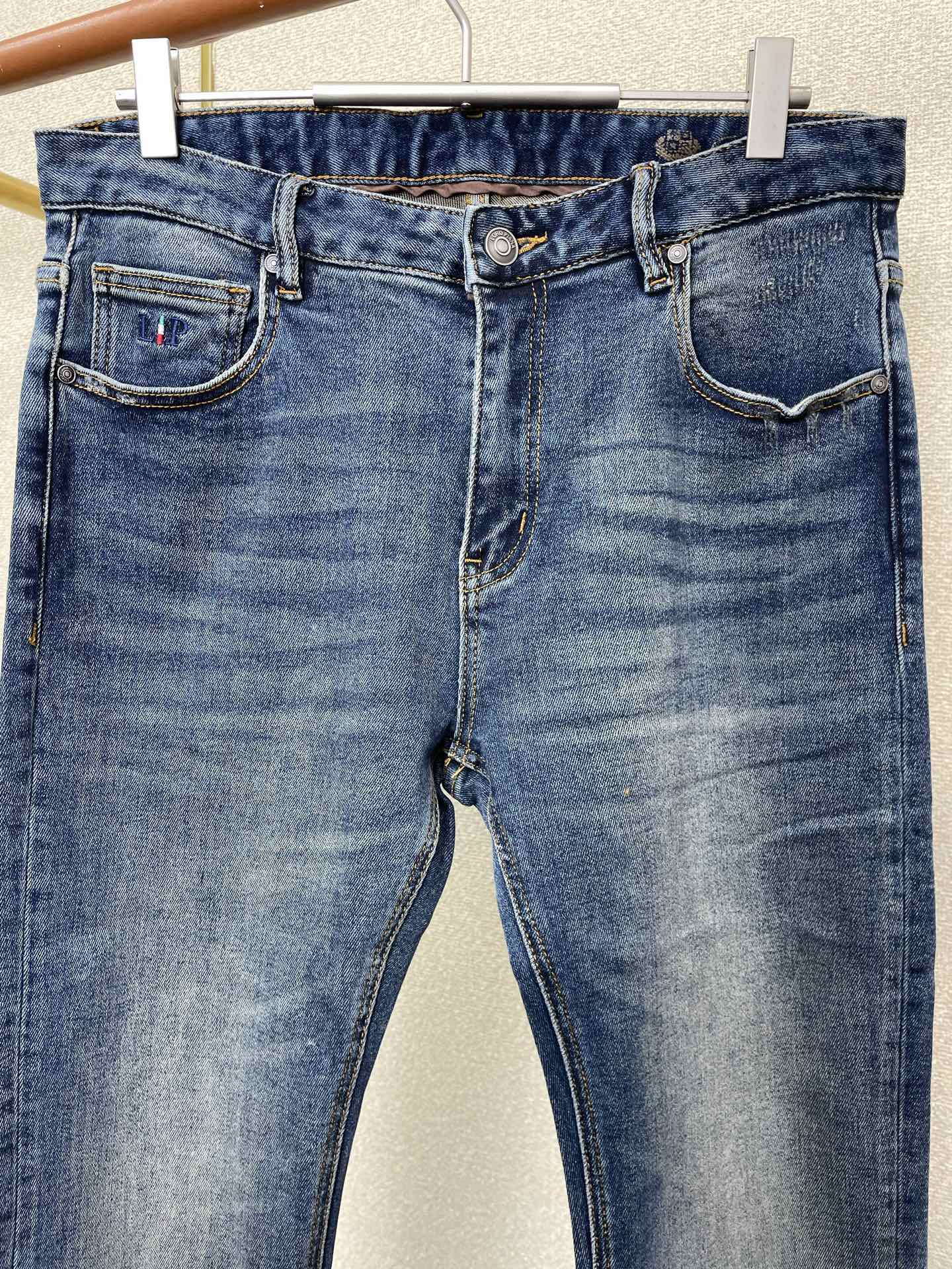 。lP🆕-Loro Piana诺悠翩雅💥砸锅卖铁都要上的新款！新款 休闲牛仔裤👖高端版本！专柜定制面料 