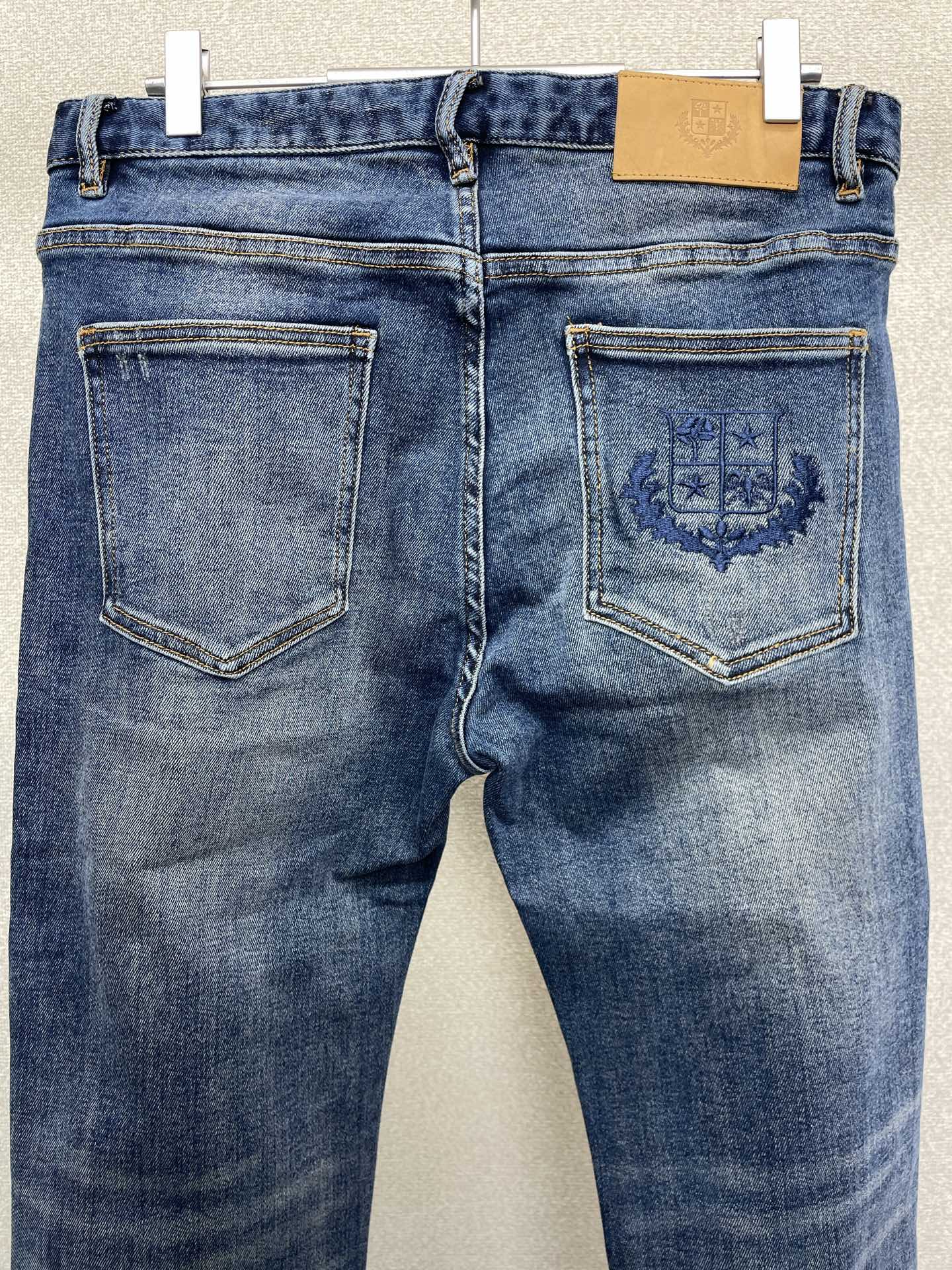 。lP🆕-Loro Piana诺悠翩雅💥砸锅卖铁都要上的新款！新款 休闲牛仔裤👖高端版本！专柜定制面料 