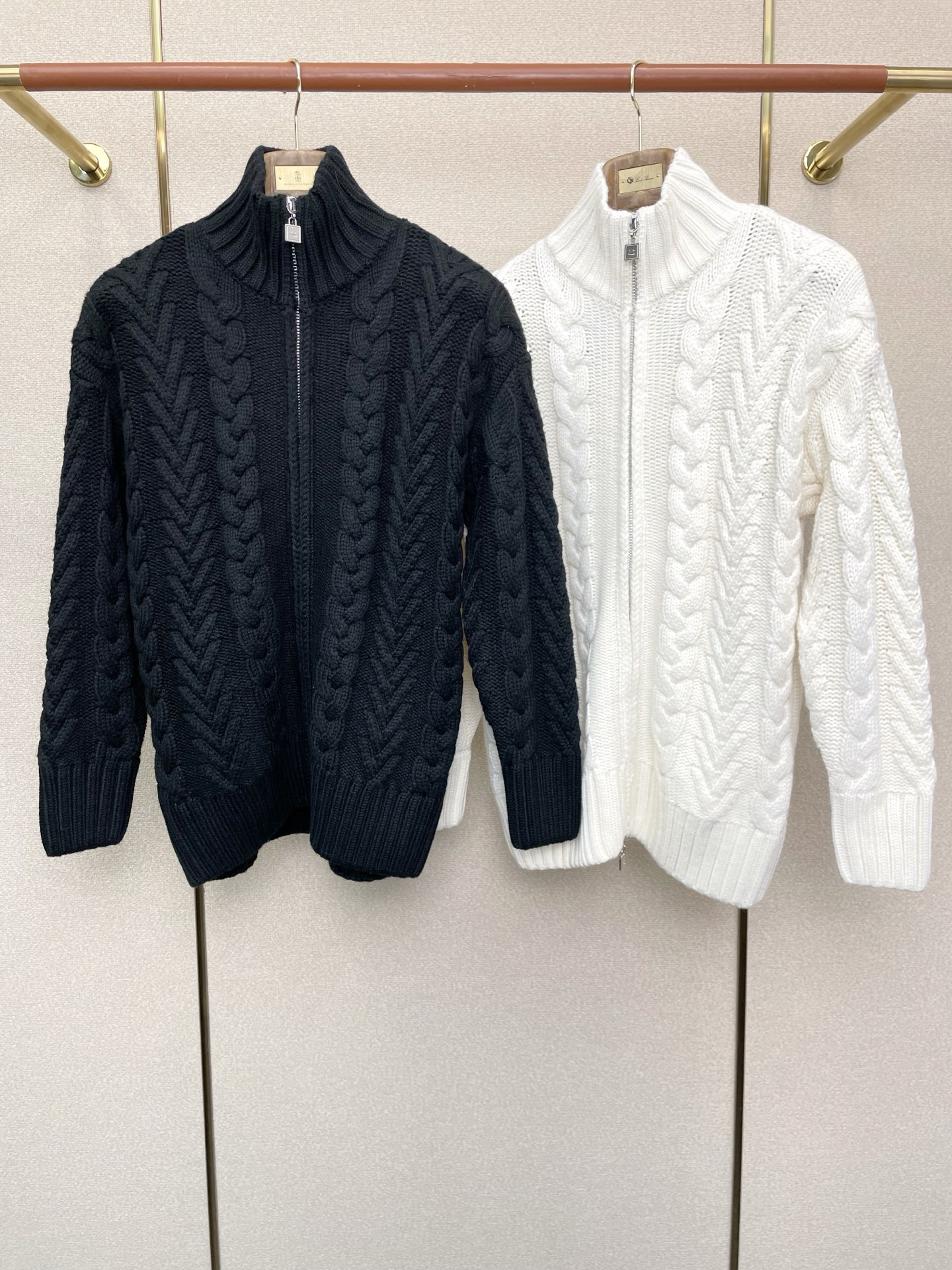 NO:607416,.Acne Studios exclusively provides new original men's casual sweater jackets. High-end customization. High version. Fashionable and versatile imported fabrics. Super soft and delicate feel. Skin-friendly and comfortable to wear. High-end boutique. The upper body is finely made by the factory. It is a must-have item for men. Complete with three standards. Size 48-56,,acne studios,dior,jackets & coats,sweaters,alexander wang19860909.Acne Studios独家专供新款原单男士休闲毛衣外套 高端定制 高版本 时尚百搭爆款进口面料 手感超柔软细腻 穿着亲肤舒适 高端精品 代工厂精细做上身非常赞 男士必备单品 三标齐全 码数48-56,,acne studios,dior,jackets & coats,sweaters,alexander wang,Men's clothing