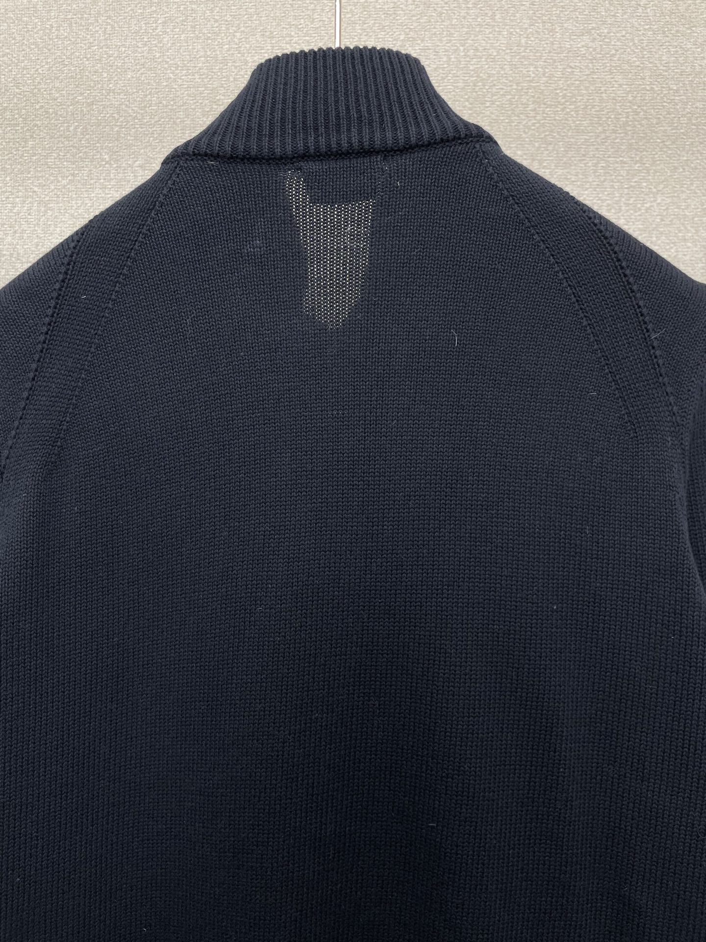 。羽绒服-Moncler蒙口💥砸锅卖铁都要上的新款！秋冬新款羽绒服夹克。贸易公司渠道稀出，降温天气必备的