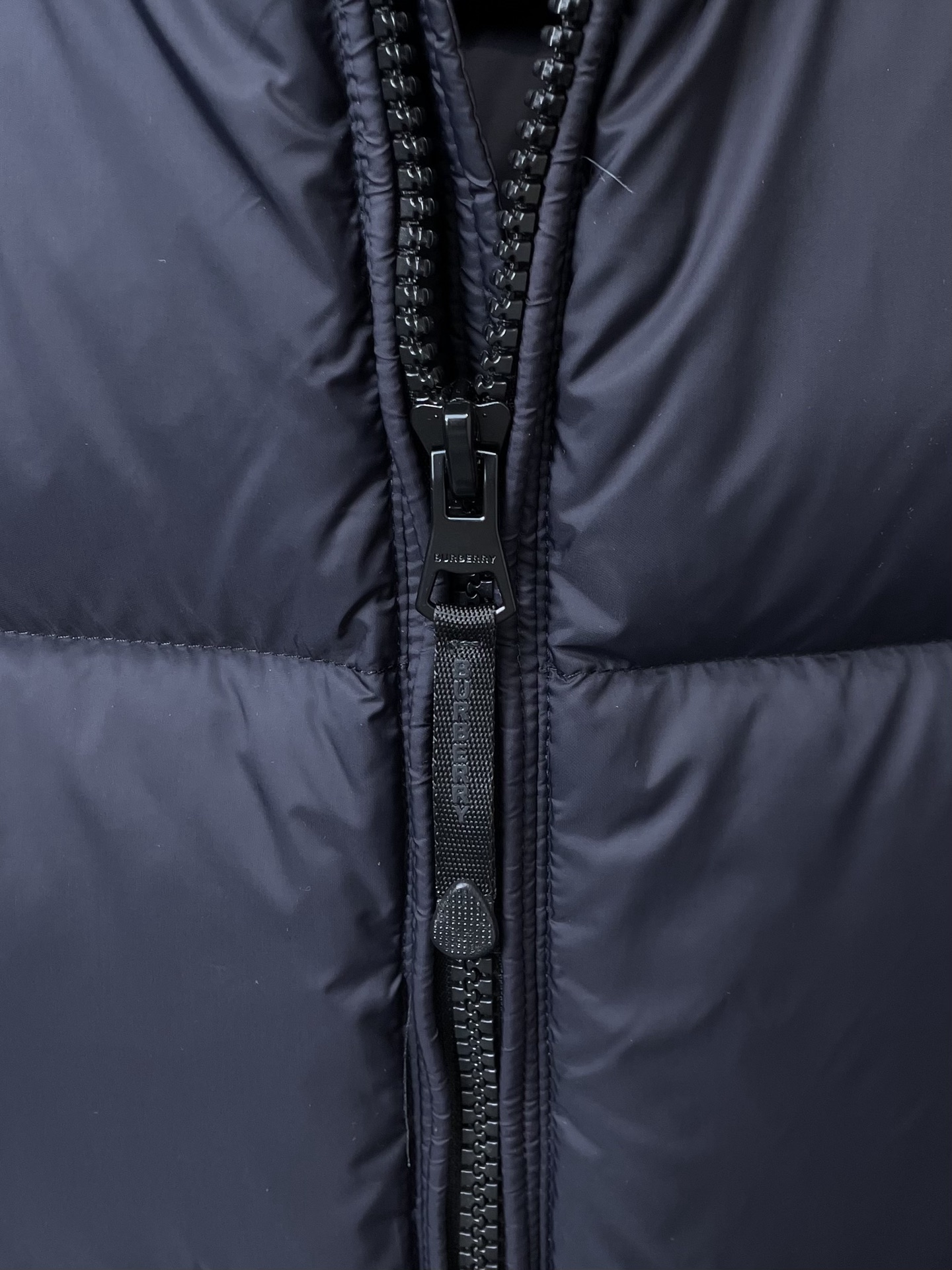 。羽绒服-Burberry巴宝莉💥砸锅卖铁都要上的新款！秋冬新款羽绒服夹克。贸易公司渠道稀出，降温天气必