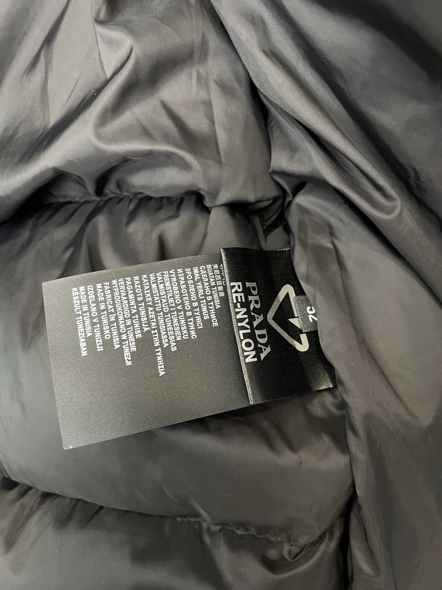 。羽绒服- Prada普拉达💥砸锅卖铁都要上的新款！秋冬新款羽绒服夹克。二合一羽绒马甲 贸易公司渠道稀出