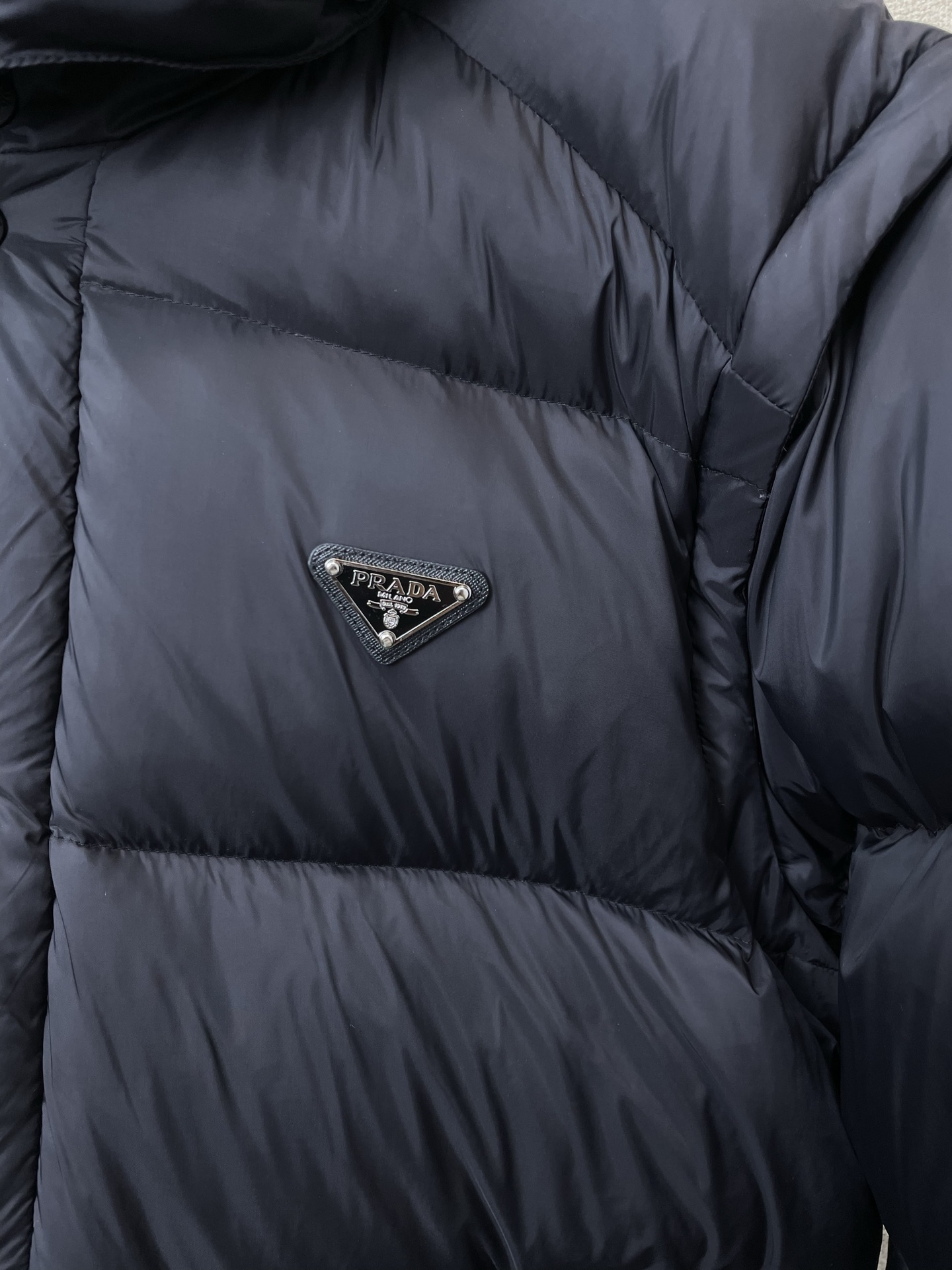 。羽绒服- Prada普拉达💥砸锅卖铁都要上的新款！秋冬新款羽绒服夹克。二合一羽绒马甲 贸易公司渠道稀出