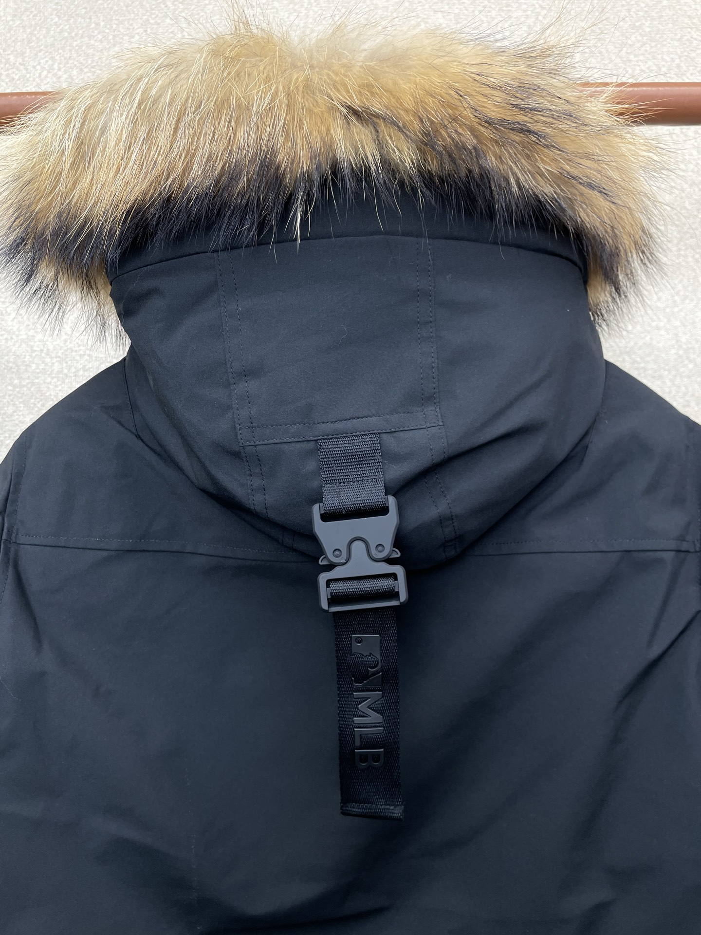 。羽绒服-MLB💥砸锅卖铁都要上的新款！秋冬新款羽绒服夹克。贸易公司渠道稀出，降温天气必备的保暖单品。不