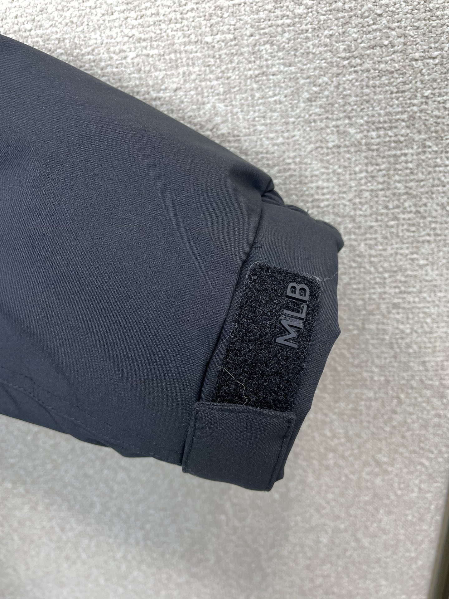 。羽绒服-MLB💥砸锅卖铁都要上的新款！秋冬新款羽绒服夹克。贸易公司渠道稀出，降温天气必备的保暖单品。不