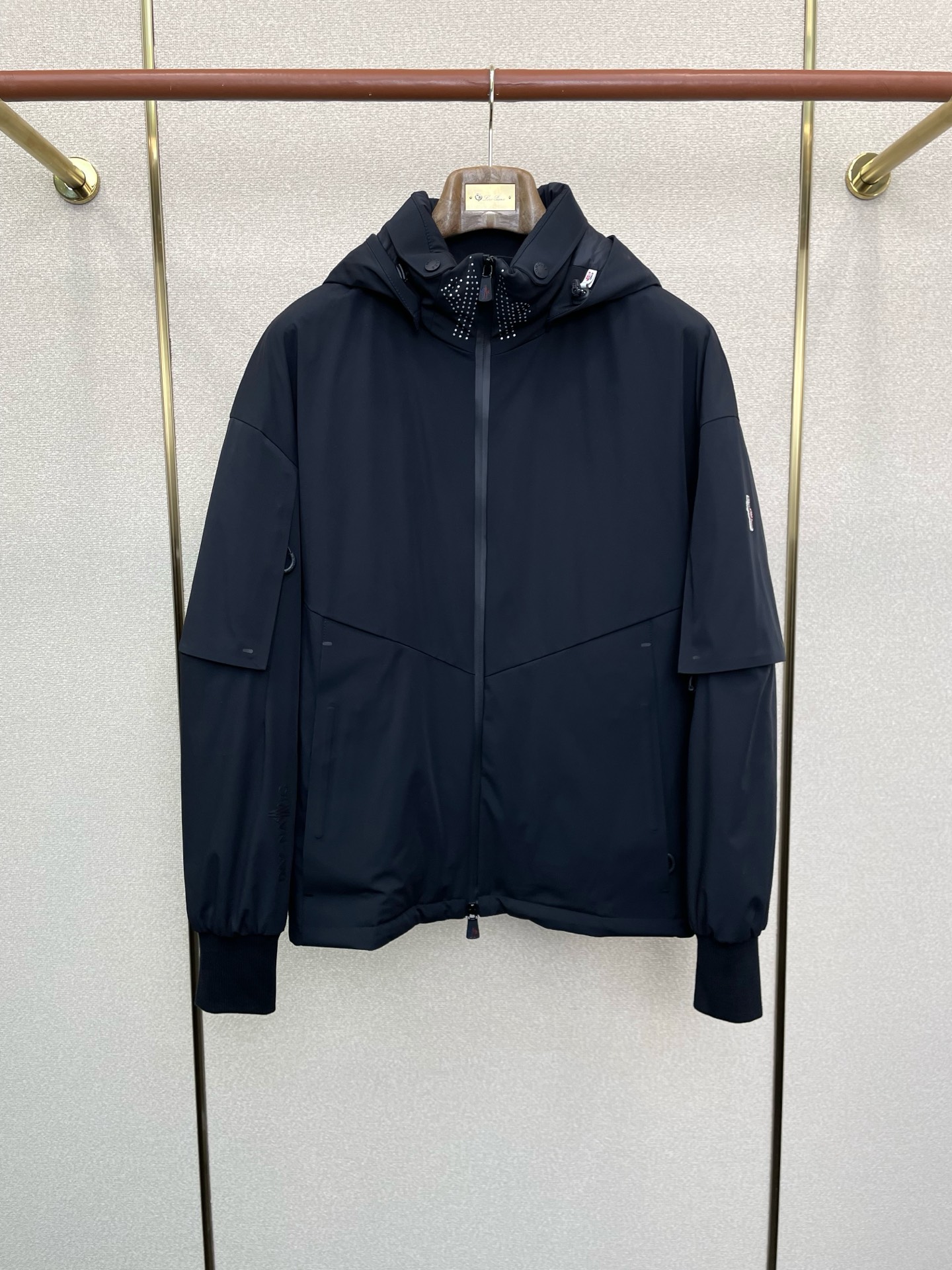 。羽绒服-Moncler蒙口💥砸锅卖铁都要上的新款！秋冬新款羽绒服 贸易公司渠道稀出，降温天气必备的保暖