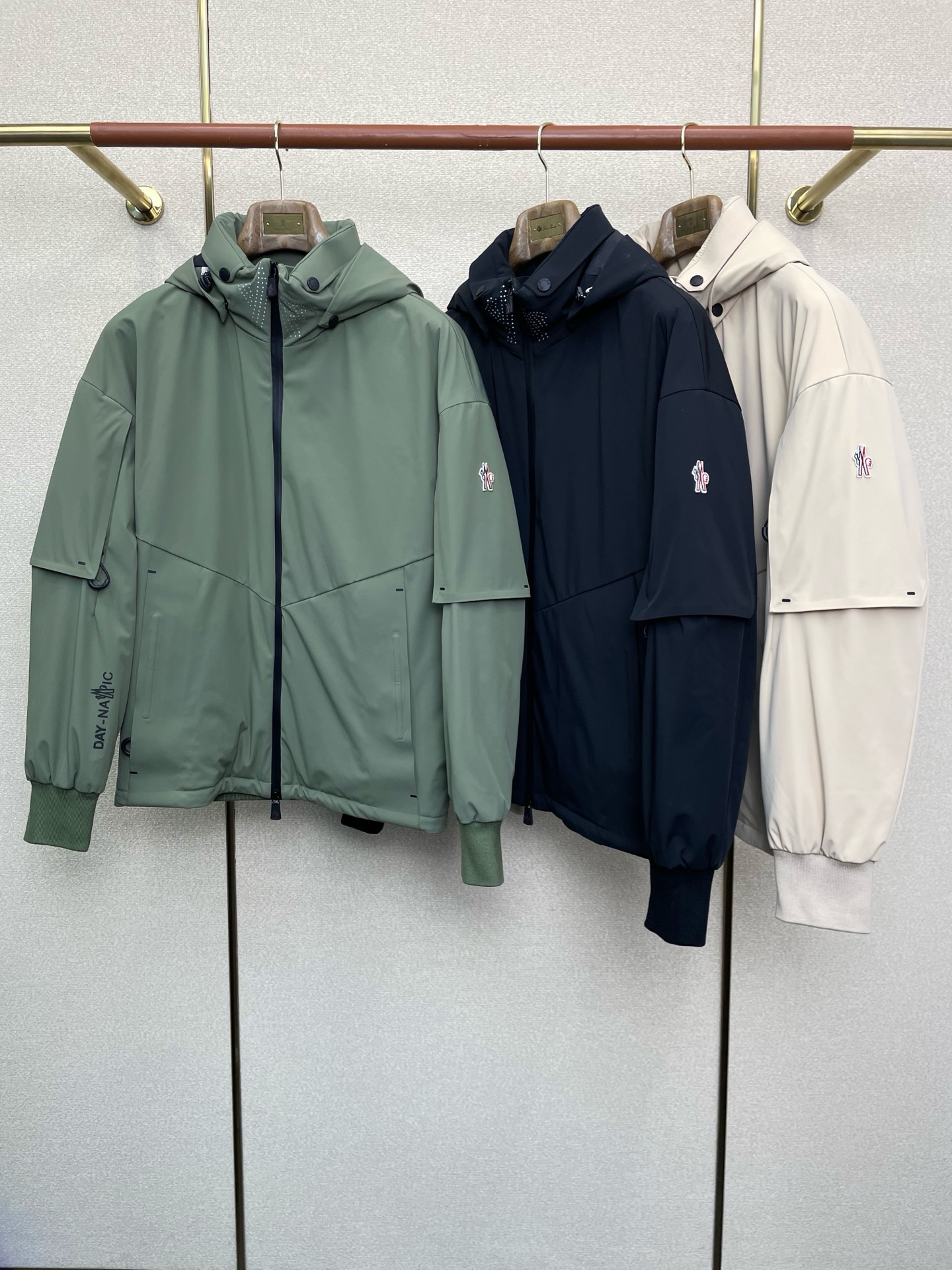 。羽绒服-Moncler蒙口💥砸锅卖铁都要上的新款！秋冬新款羽绒服 贸易公司渠道稀出，降温天气必备的保暖