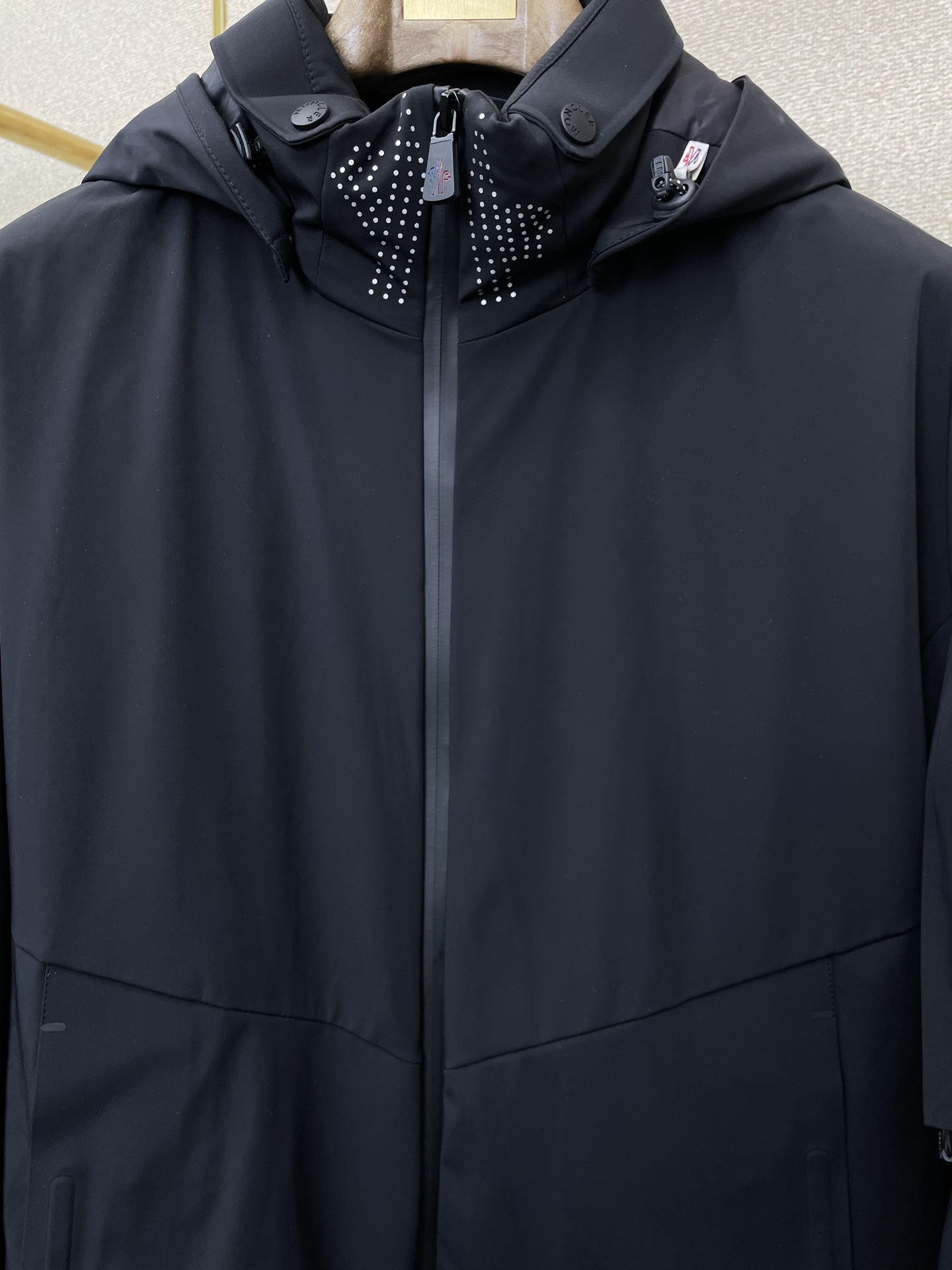 。羽绒服-Moncler蒙口💥砸锅卖铁都要上的新款！秋冬新款羽绒服 贸易公司渠道稀出，降温天气必备的保暖