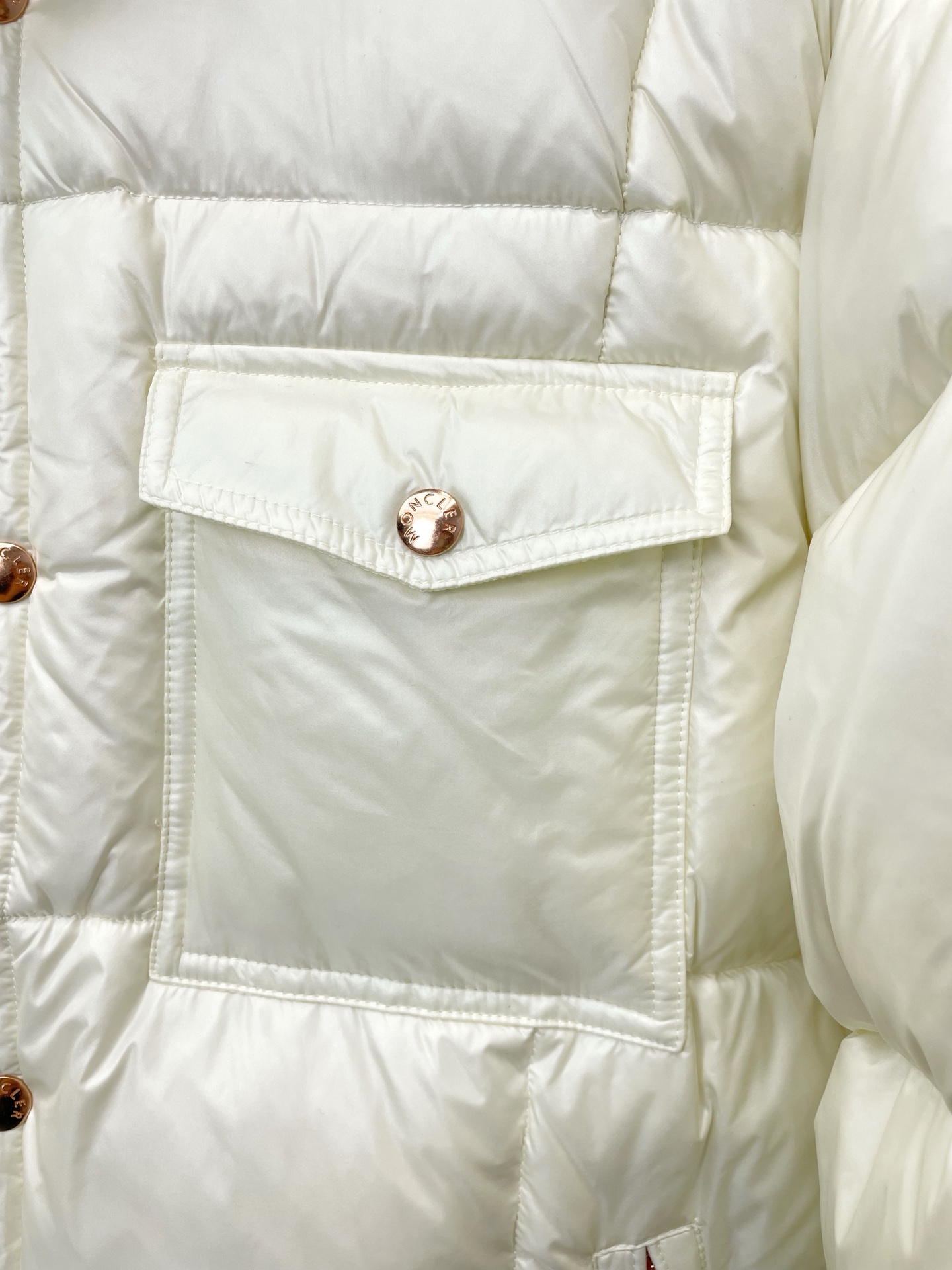 。羽绒服-Moncler蒙口💥砸锅卖铁都要上的新款！秋冬新款羽绒服 贸易公司渠道稀出，降温天气必备的保暖