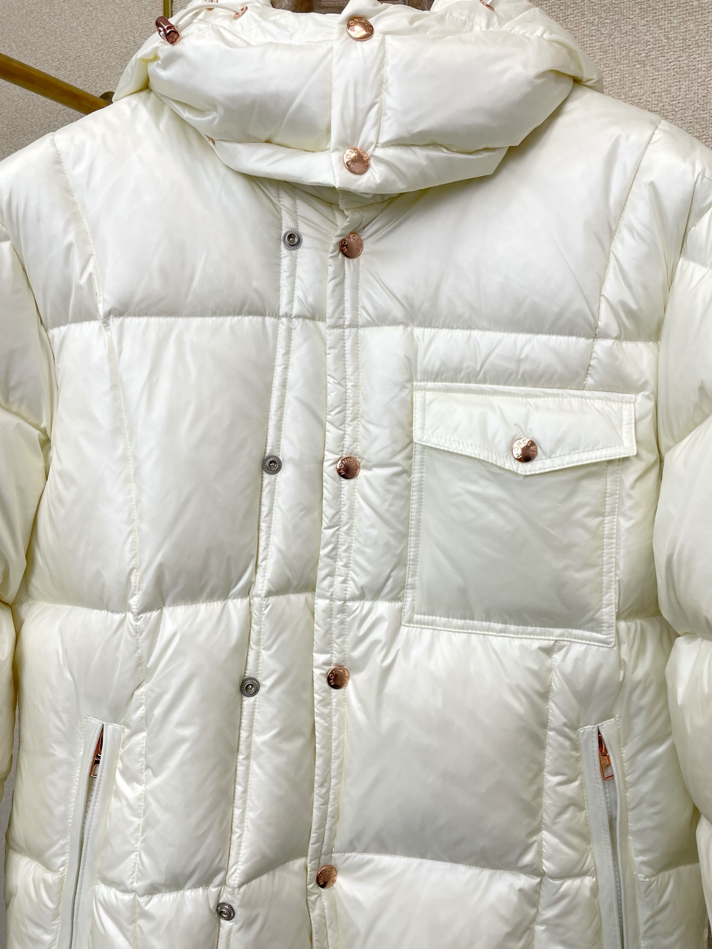 。羽绒服-Moncler蒙口💥砸锅卖铁都要上的新款！秋冬新款羽绒服 贸易公司渠道稀出，降温天气必备的保暖