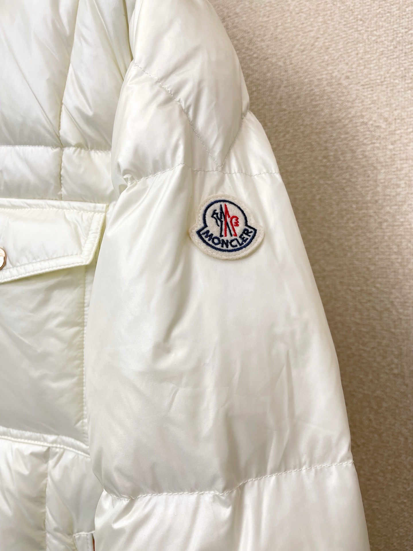 。羽绒服-Moncler蒙口💥砸锅卖铁都要上的新款！秋冬新款羽绒服 贸易公司渠道稀出，降温天气必备的保暖