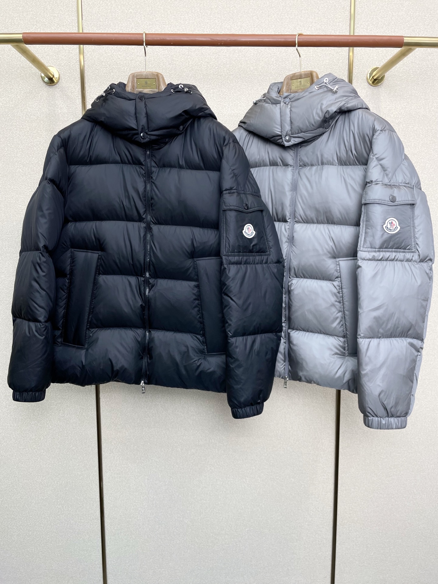 。羽绒服-Moncler蒙口💥独家专供秋冬新款羽绒服 贸易公司渠道稀出，降温天气必备的保暖单品。不论是日